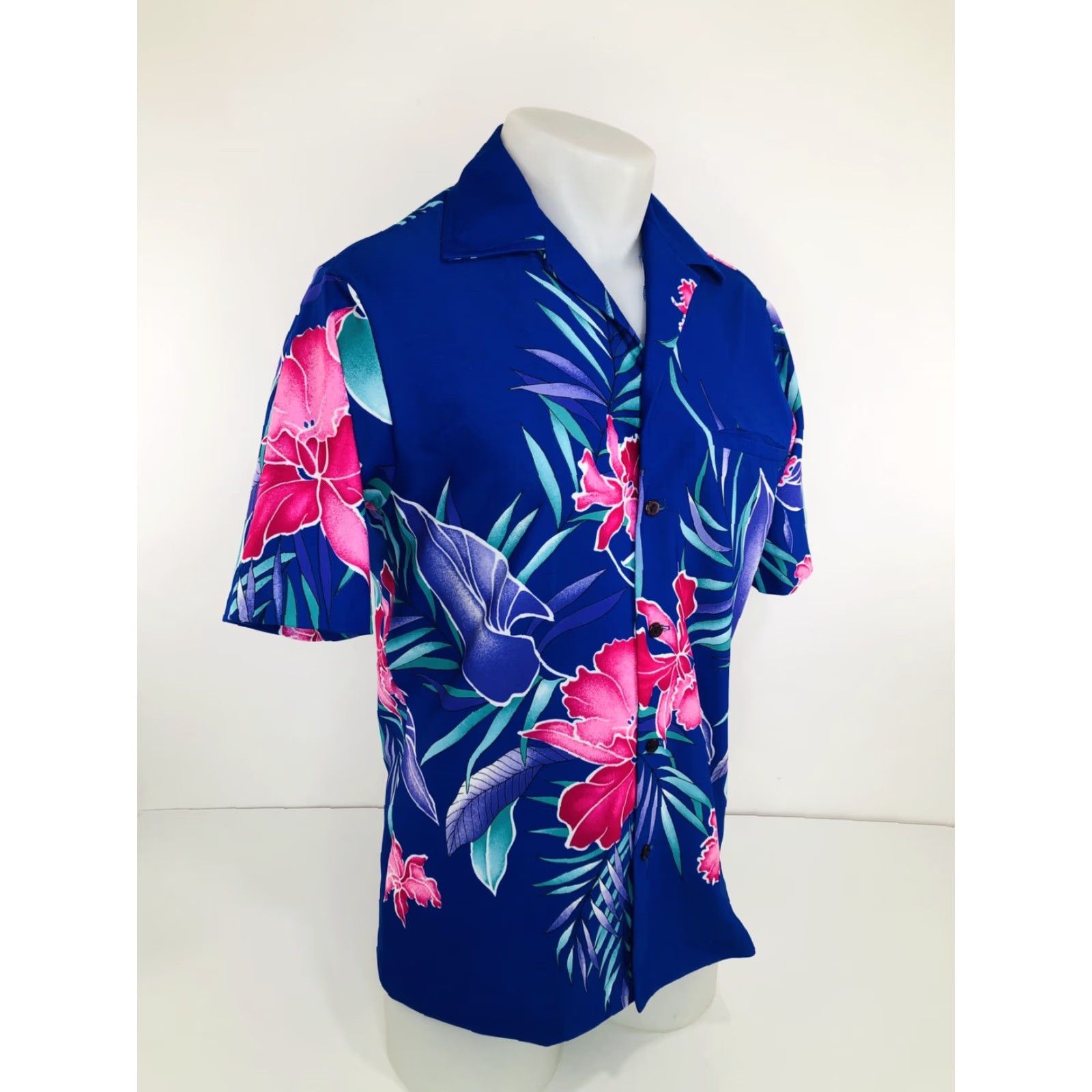 Vintage WALTAH CLARKE'S Floral Hawaiian Mens S Shirt - Short Sleeve Button-Up, Blue, Vintage EXCELLENT S/M Size US M / EU 48-50 / 2 - 3 Thumbnail