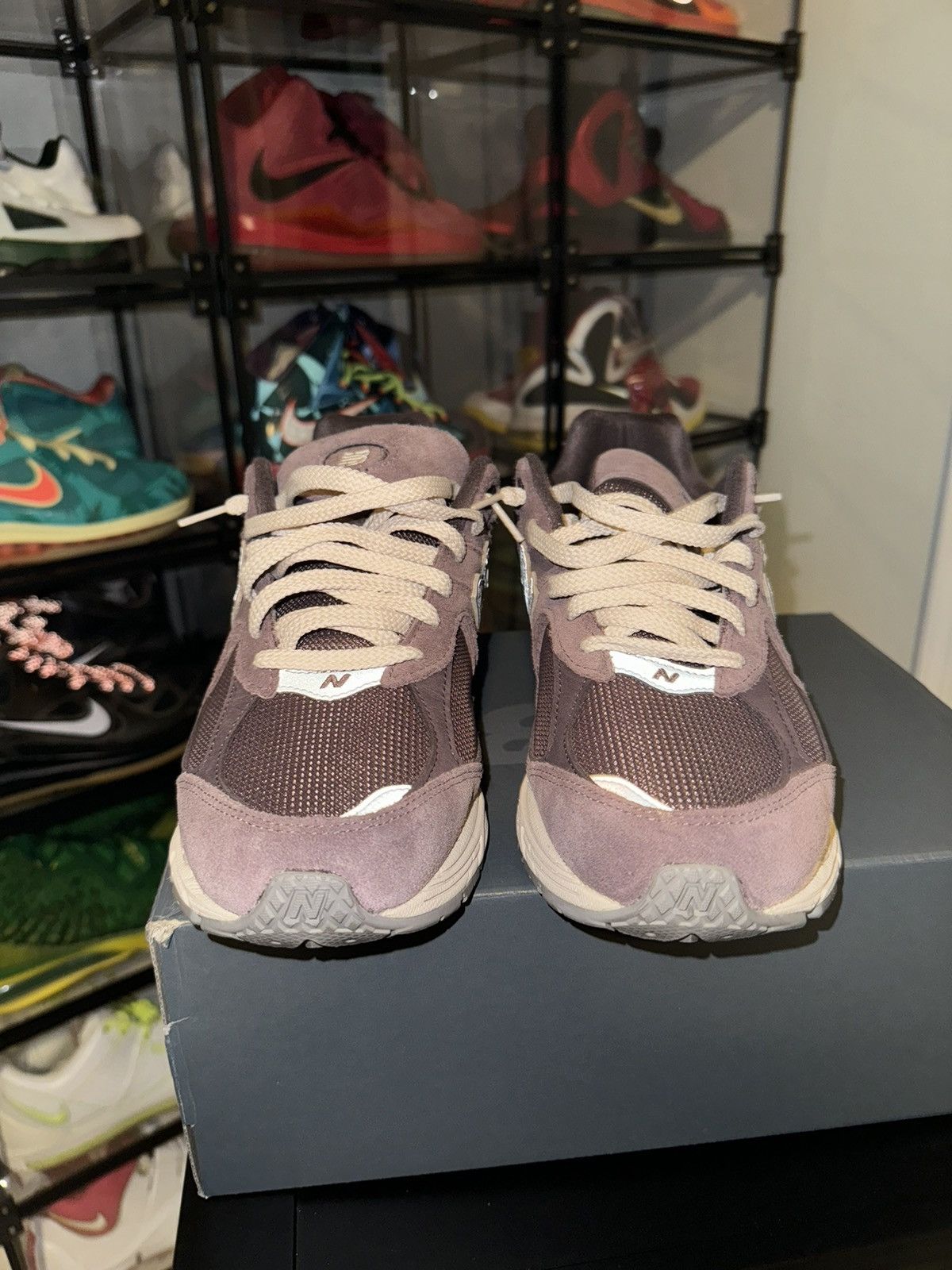 New Balance New Balance 2002R Suede Pack - Dusty Fig size 10.5 Size US 10.5 / EU 43-44 - 3 Thumbnail