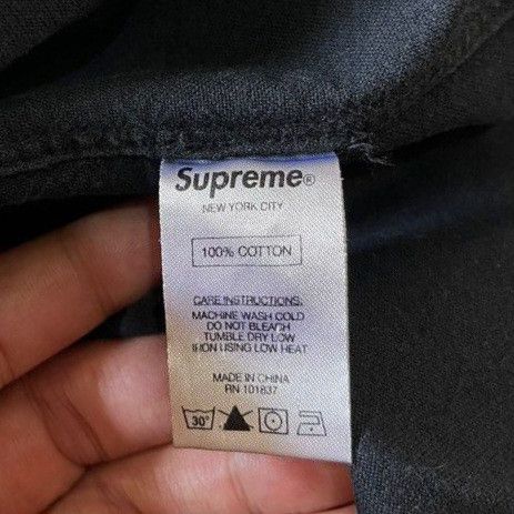 Supreme Supreme Eat Me Shirt FW15 Size US XL / EU 56 / 4 - 3 Thumbnail