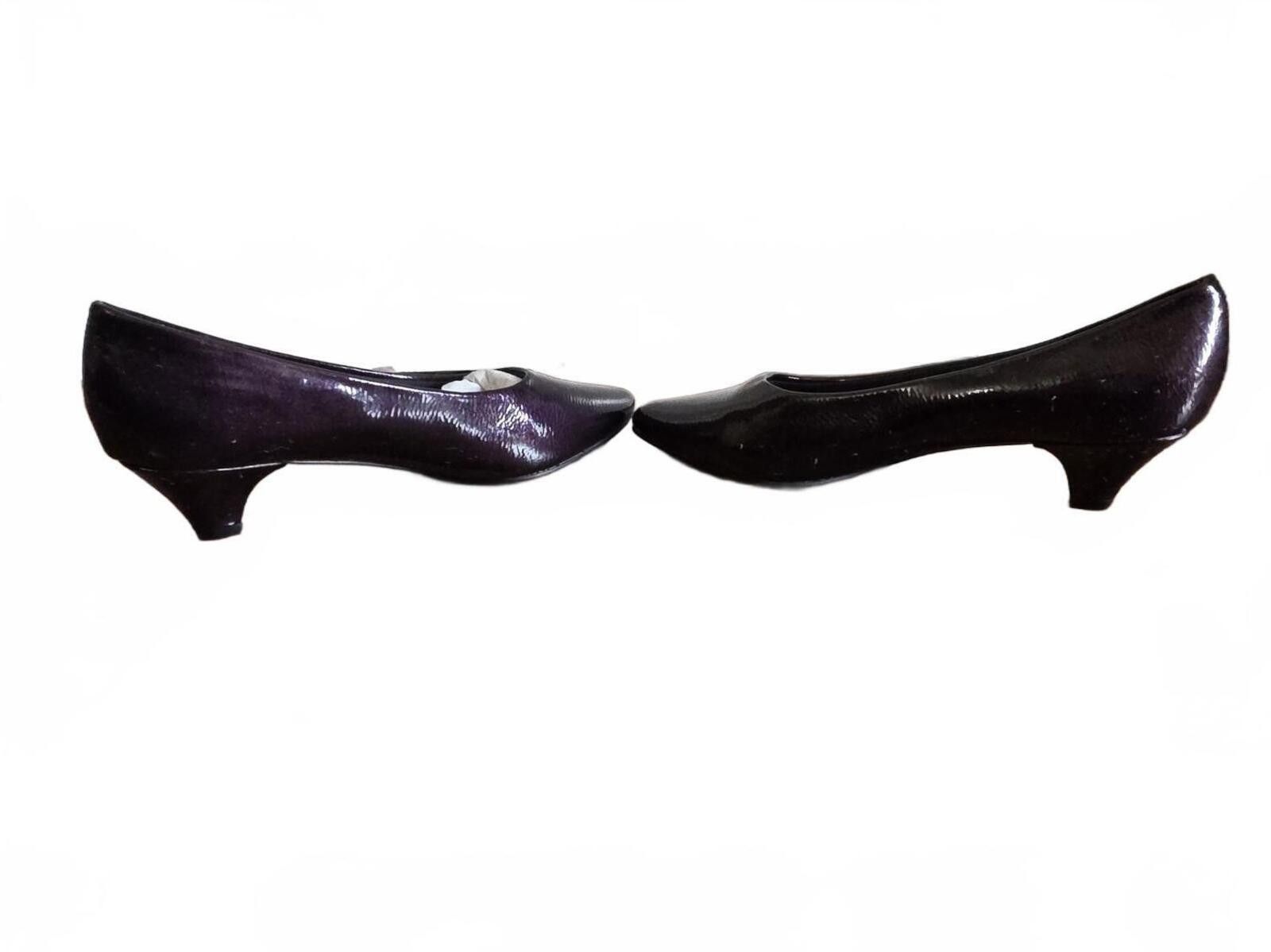 Other Soft Style Womens Pointed Toe Low Heel Burgandy Pumps Size 7 Size US 7 / IT 37 - 8 Thumbnail
