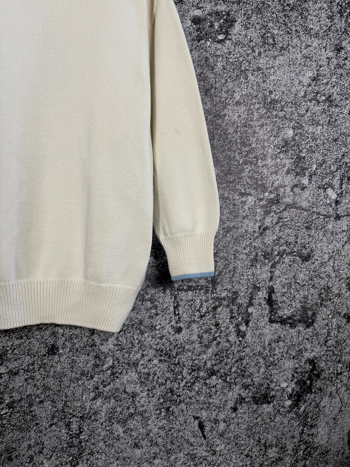 Burberry Burberrys London Vintage Crew Sweater Luxury Big Logo Size M Size US M / EU 48-50 / 2 - 15 Thumbnail