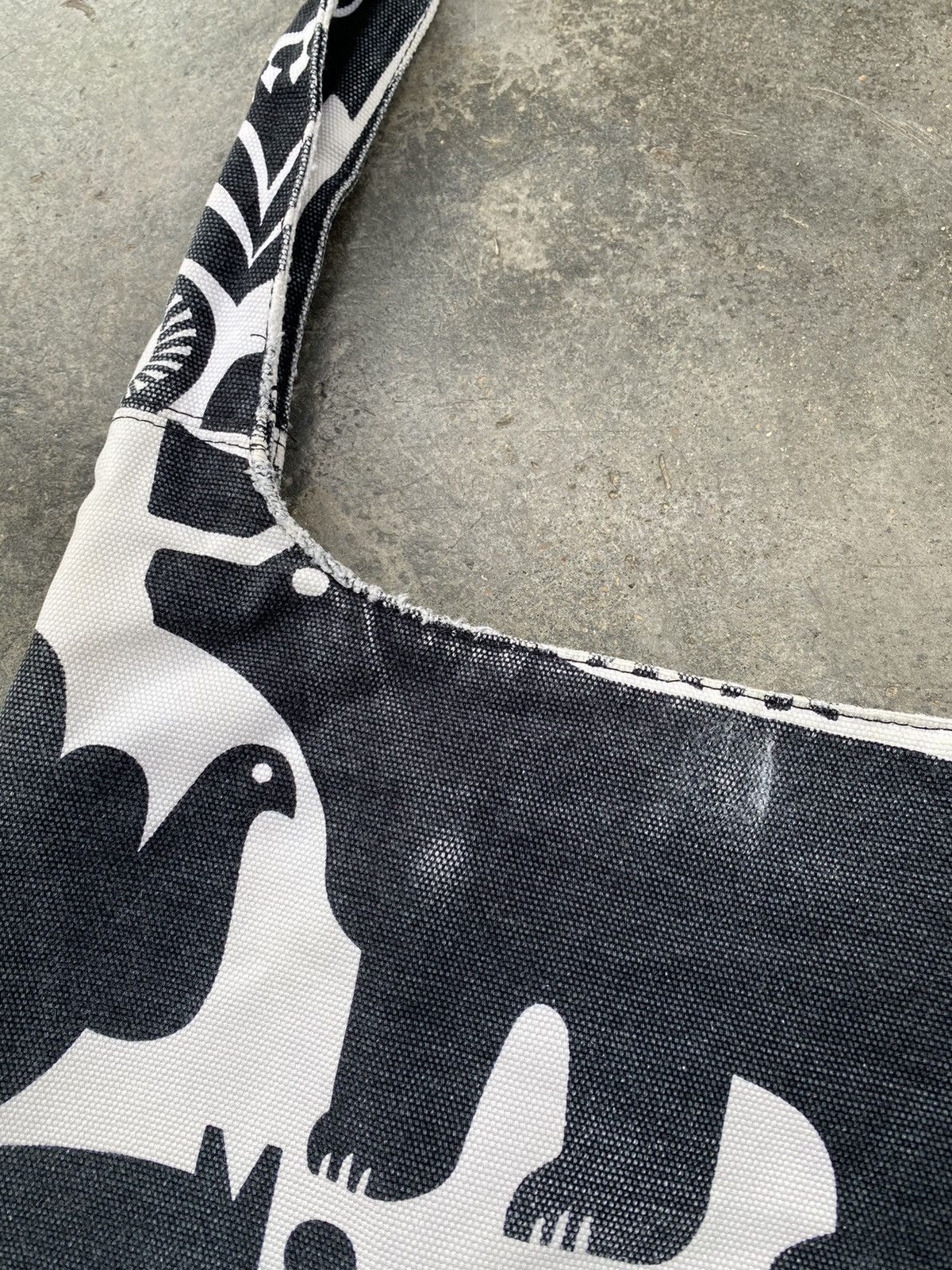 Japanese Brand Vintage Distressed Sun Faded Marimekko Cross Body Bag Size ONE SIZE - 5 Thumbnail