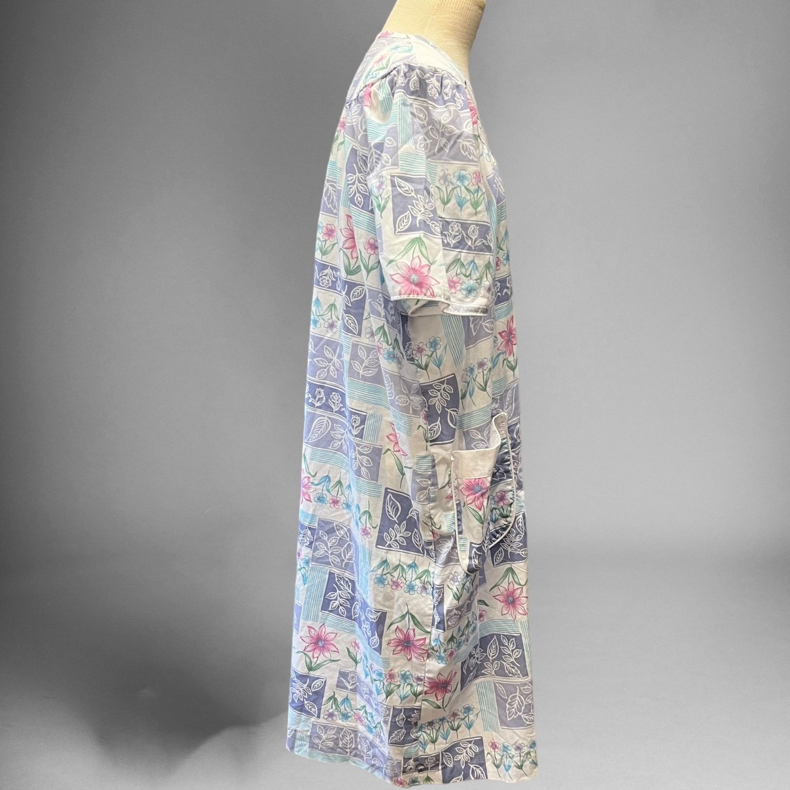 Other Vintage Carriage Court Embroidered Floral Button Granny Gown Size L / US 10 / IT 46 - 9 Thumbnail