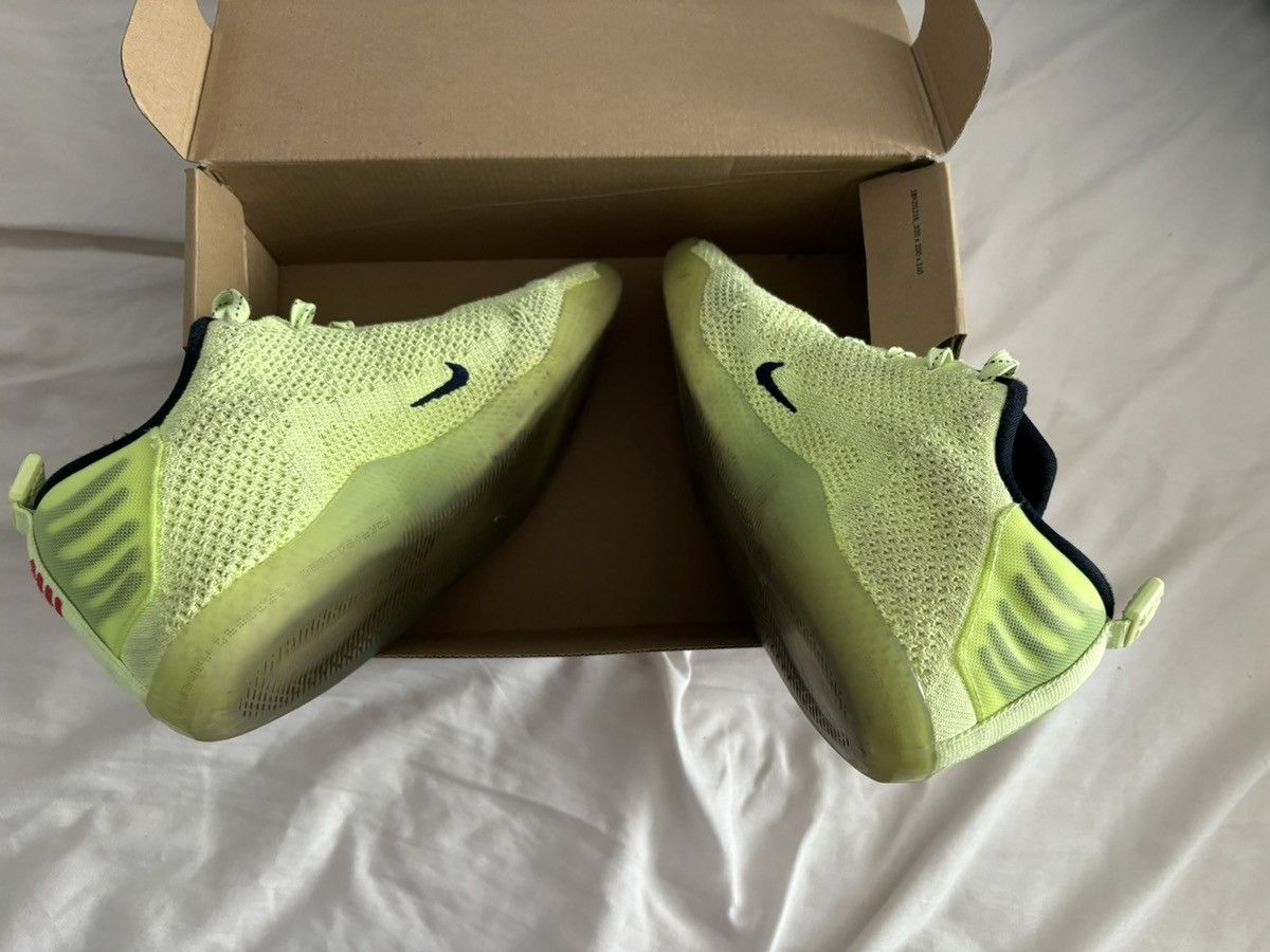 Nike Kobe 11 low ‘Ghost Of Christmas Past’ Size 10 Size US 10 / EU 43 - 5 Thumbnail