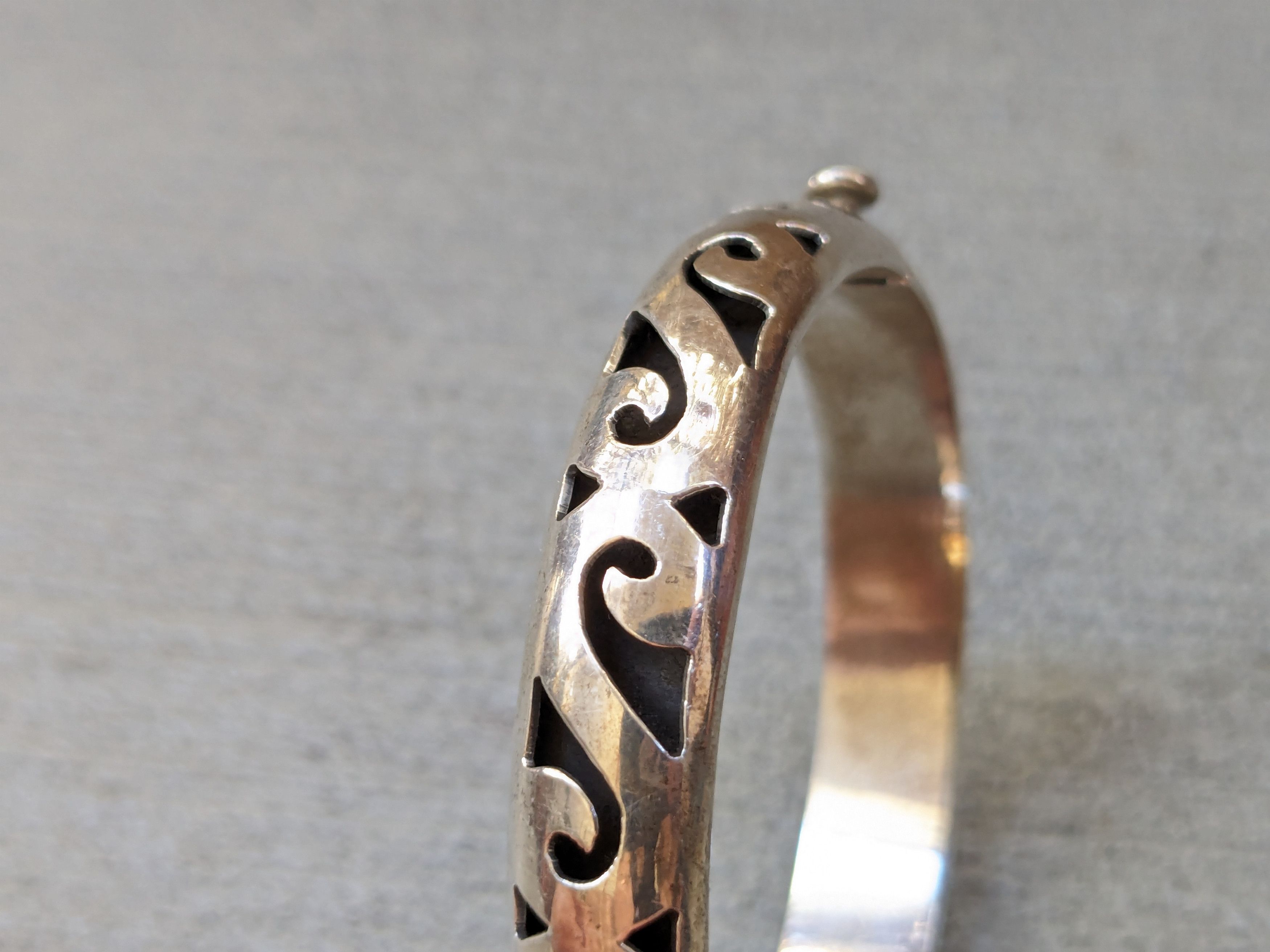 Jewelry Vintage Sterling Silver Bracelet Bangle Hinge Clamper Mexico Size ONE SIZE - 15 Thumbnail