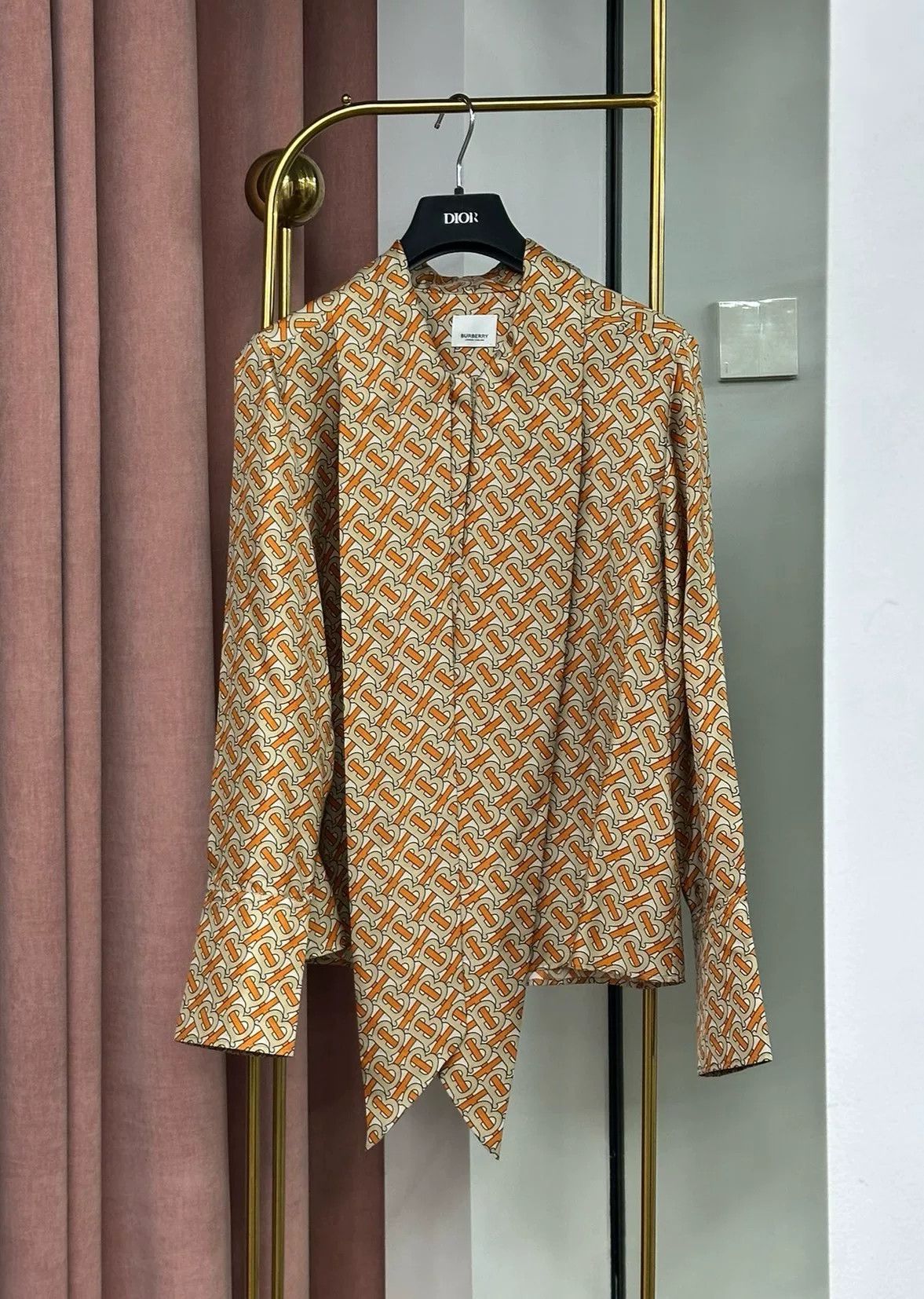 Burberry Burberry Full Logo Silk Long Sleeve Shirt Size M / US 6-8 / IT 42-44 - 1 Thumbnail