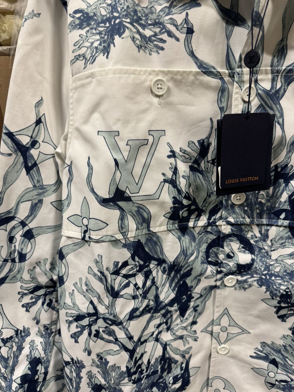 Louis Vuitton Louis Vuitton Printed Overshirt NEW 3000$ Size US L / EU 52-54 / 3 - 3 Thumbnail