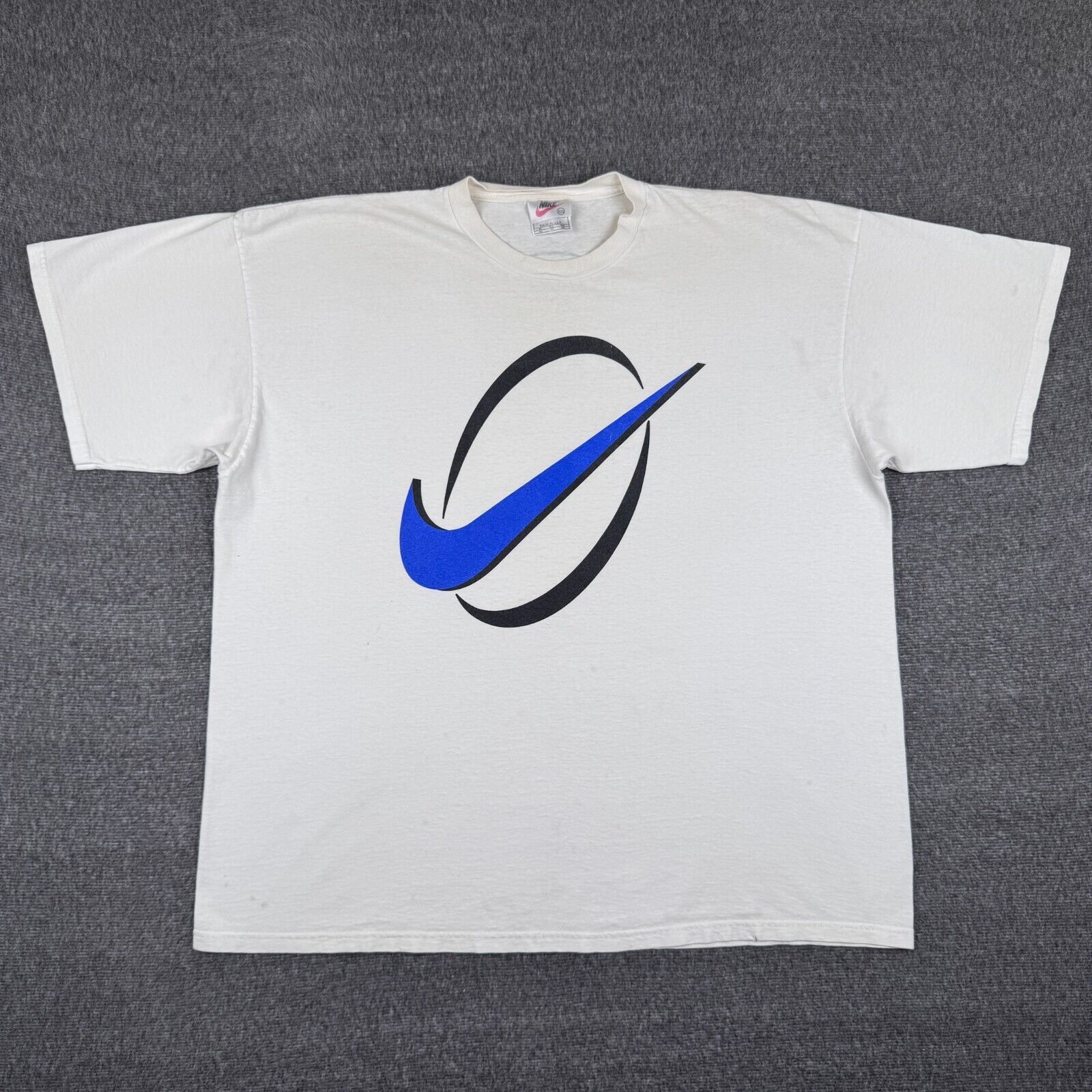 Nike Vintage Nike Essentials T-Shirt Mens XXL White Center Swoosh Size US XXL / EU 58 / 5 - 1 Thumbnail
