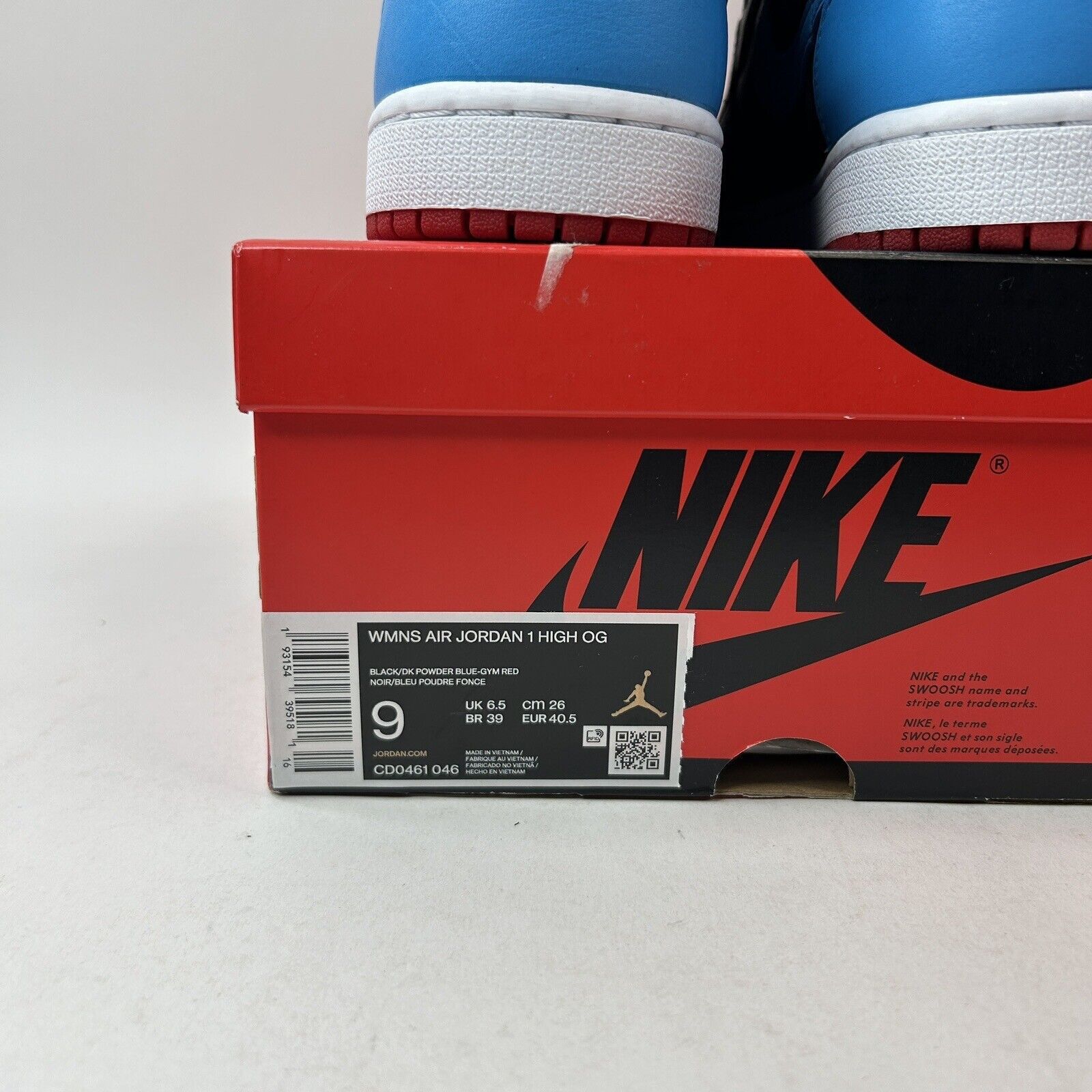 Jordan Brand Nike Air Jordan 1 Retro High OG WMNS “UNC To Chicago” 2023 Size US 9 / IT 39 - 5 Thumbnail