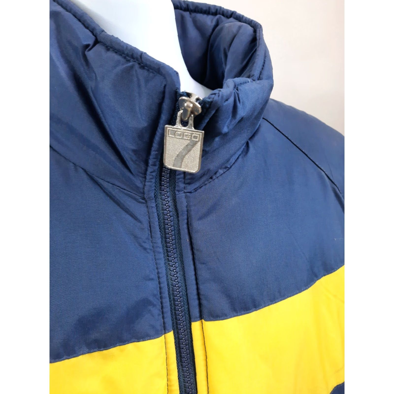 Logo 7 VINTAGE Logo 7 Notre Dame Fighting Irish Full Zip Puffer Jacket Coat Men Large Yellow Blue White Size US L / EU 52-54 / 3 - 6 Thumbnail