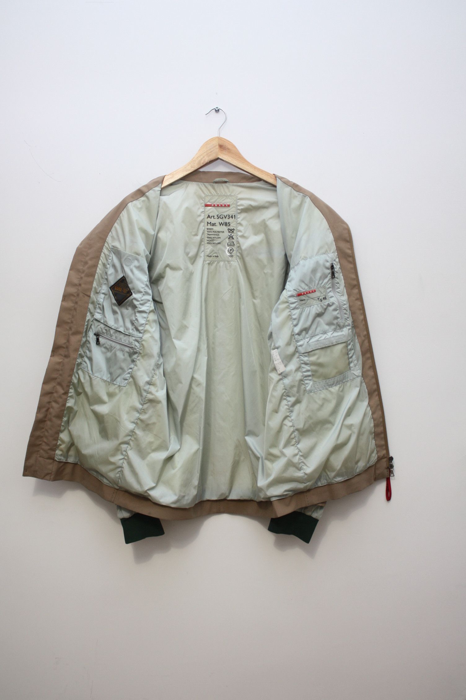 Prada Prada Gore-Tex Beige Jacket Men's 48 ART.SGV341 Size US M / EU 48-50 / 2 - 4 Thumbnail