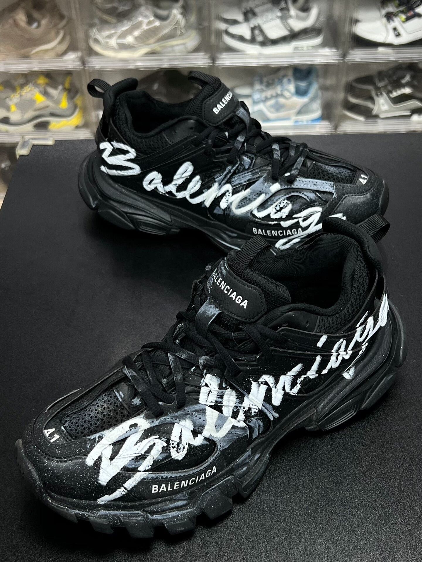Balenciaga Balenciaga Graphic Black Lowtop Sneakers 8 Men Size US 8 / EU 41 - 1 Thumbnail