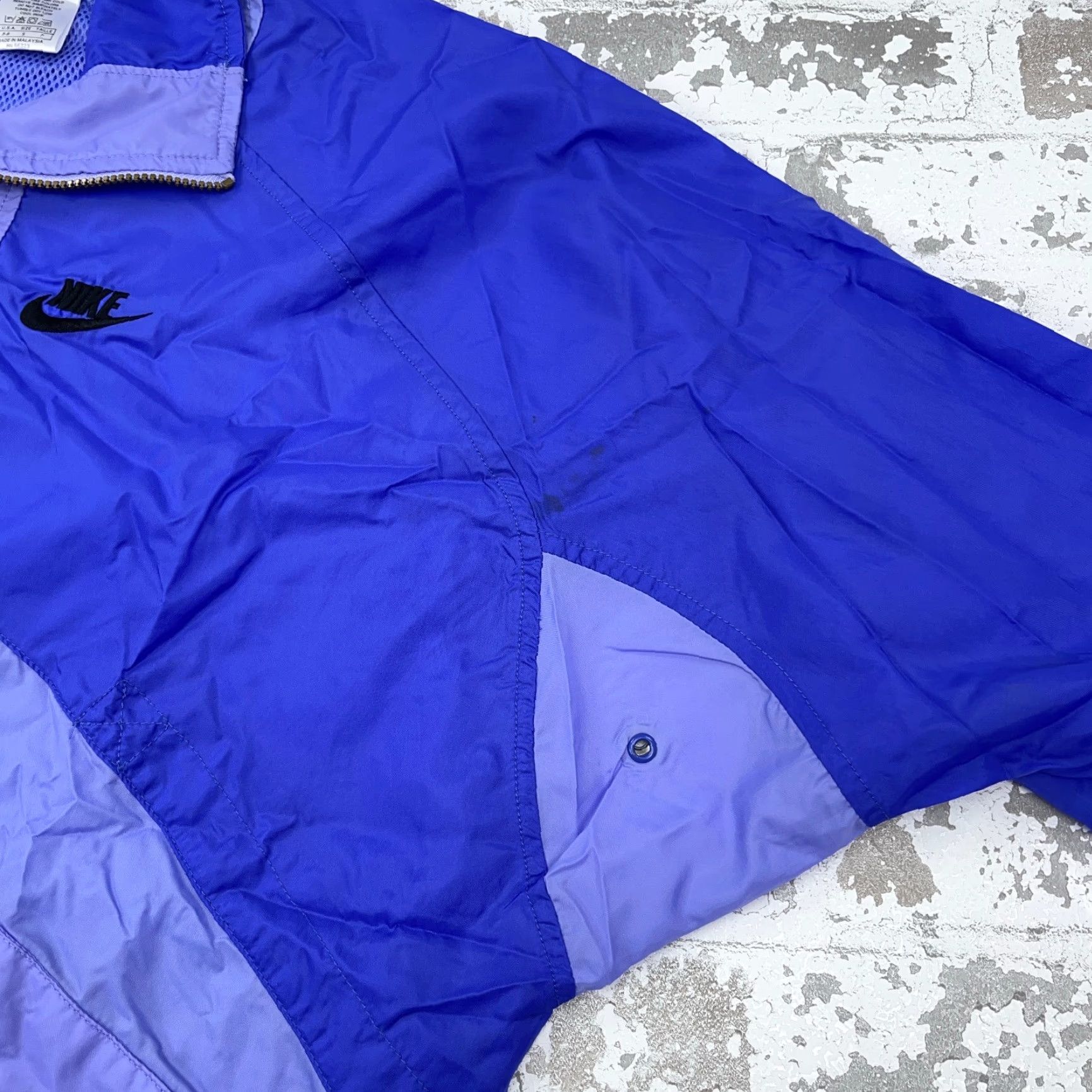 Nike VINTAGE Nike Jacket Women S Purple Windbreaker 90s Y2K 2000s Solid Short Zip Wind-Resistant Pockets All Seasons Size S / US 4 / IT 40 - 6 Thumbnail