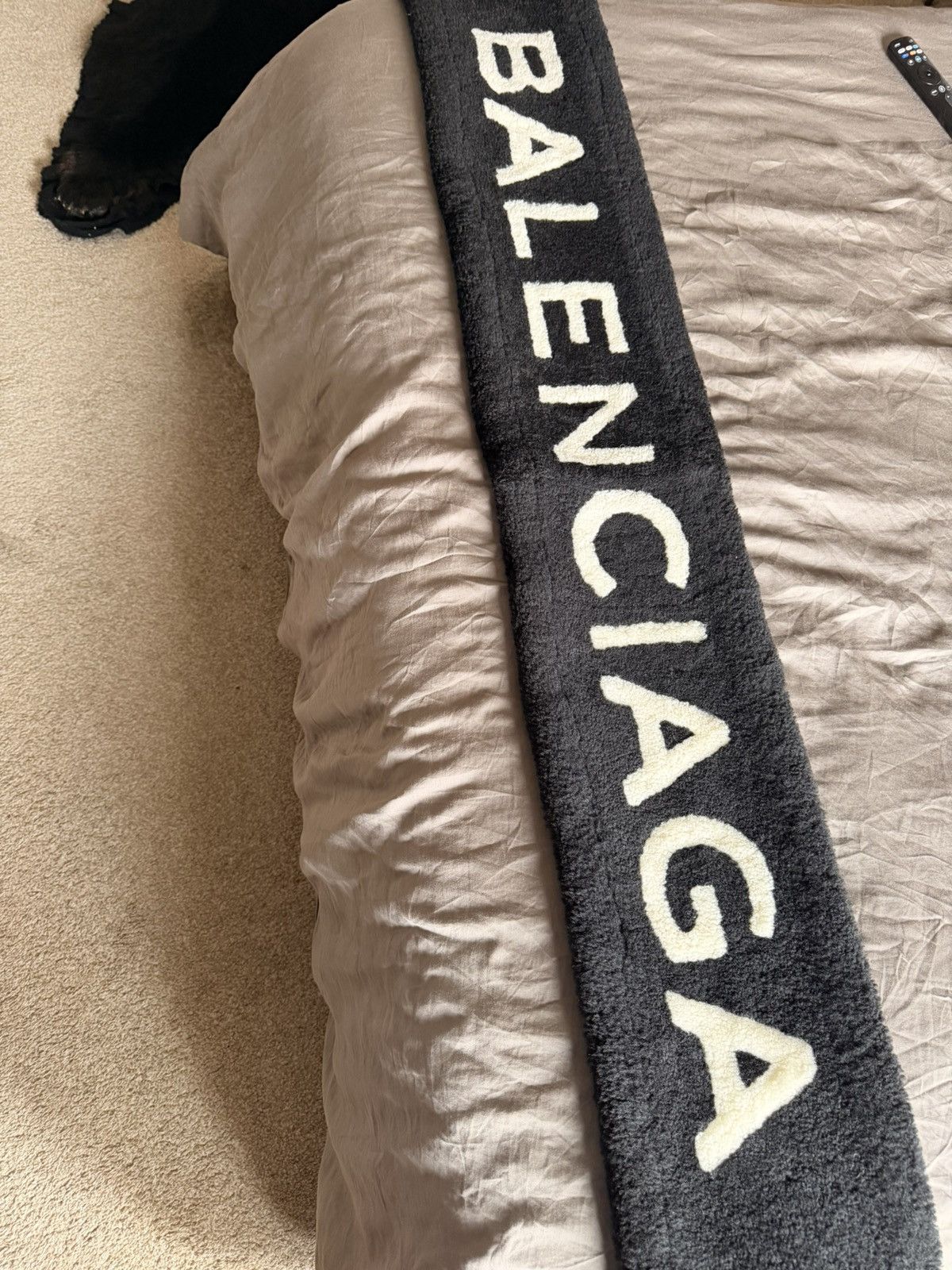 Balenciaga Balenciaga 2017 Fall Collection Shearling Scarf Size ONE SIZE - 2 Thumbnail