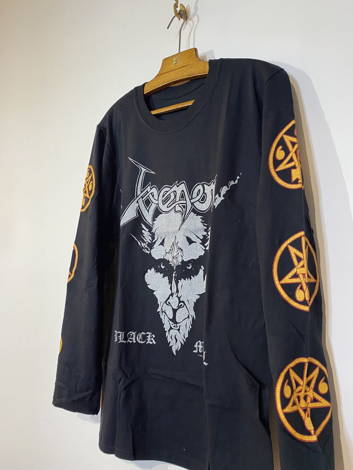 Band Tees Vintage shirt Venom black metal 90s Size US M / EU 48-50 / 2 - 4 Thumbnail