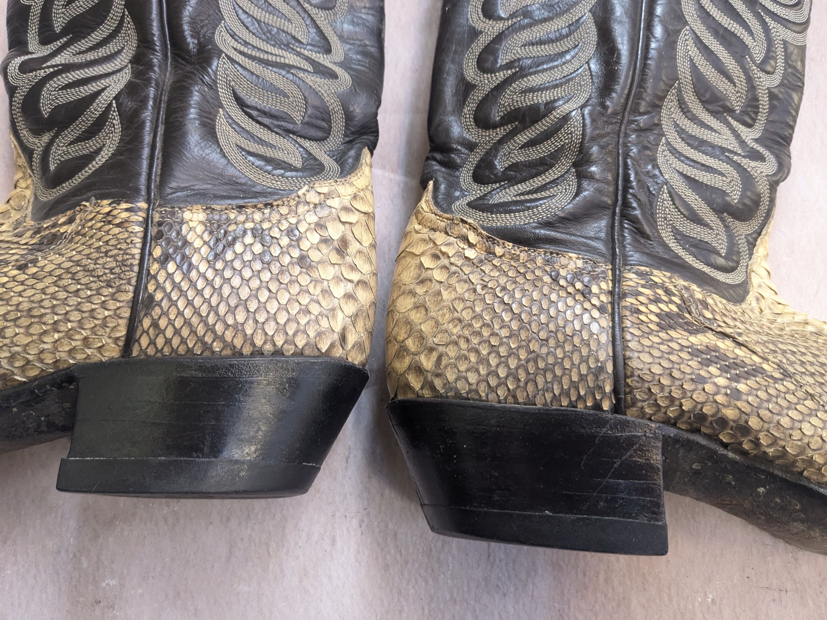 Tony Lama Tony Lama Cowboy Boots Snakeskin Python Tan Black Leather 9 Size US 9 / EU 42 - 12 Thumbnail