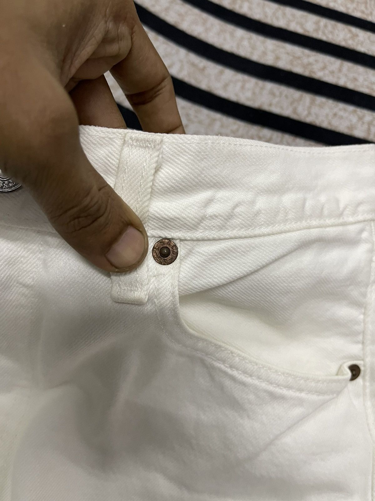 Levi's 90s LEVIS 302 WHITE DENIM JEANS RARE Size US 29 - 8 Thumbnail
