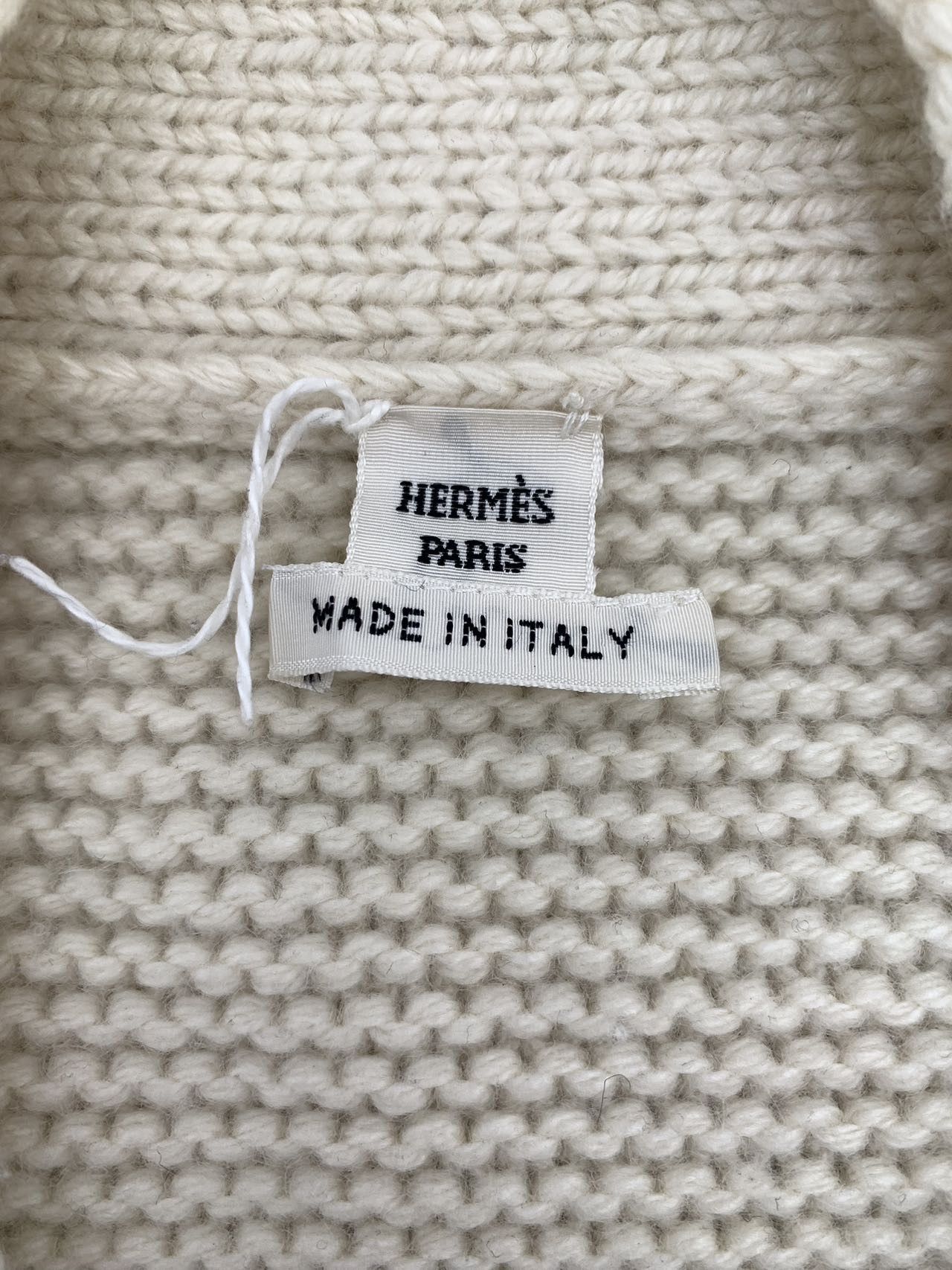 Hermes Hermes Beige Cashmere V-neck Long Sleeve Knit Cardigan K26WX Size XXS / US 00 / IT 34 - 6 Thumbnail