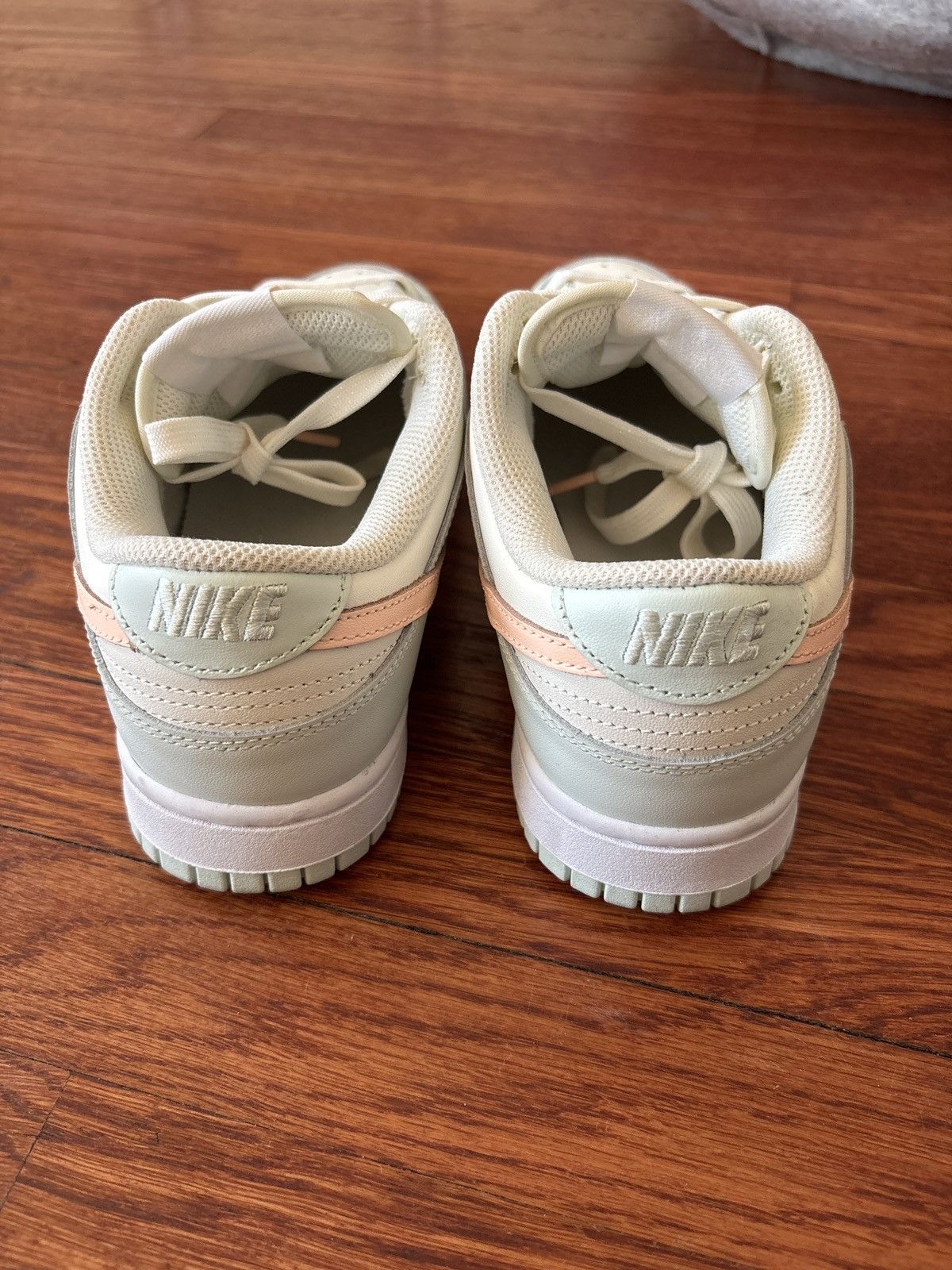 Nike Nike Barely Green Crimson Tint Low Dunks Size US W 7.5 Size US 7.5 / IT 37.5 - 4 Thumbnail