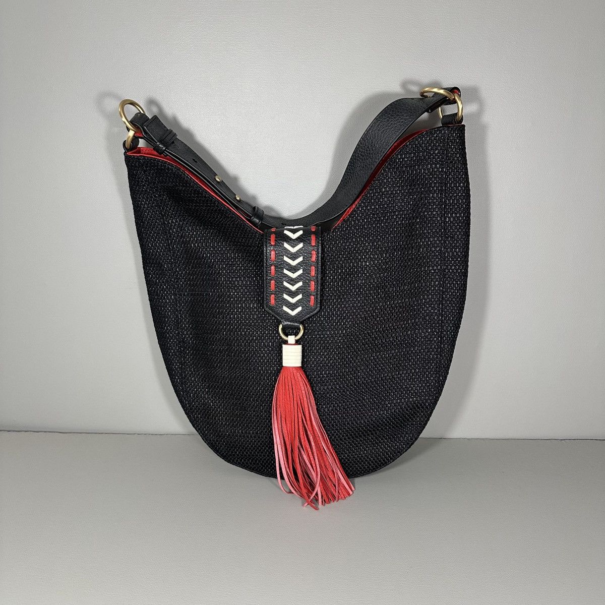 Badgley Mischka Badgley Mischka Shoulder Bag Basket Weave Tassel Leather Size ONE SIZE - 2 Thumbnail