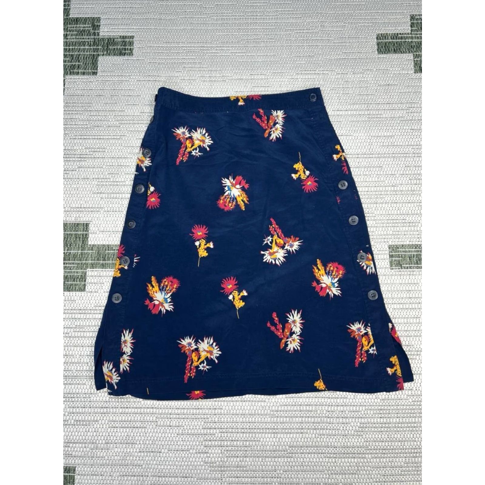 Madewell Madewell A-Line Skirt Womens 6 Blue Cactus Flower Print Lined Silk Side Button Midi Skirt Womens Size 28" / US 6 / IT 42 - 2 Thumbnail