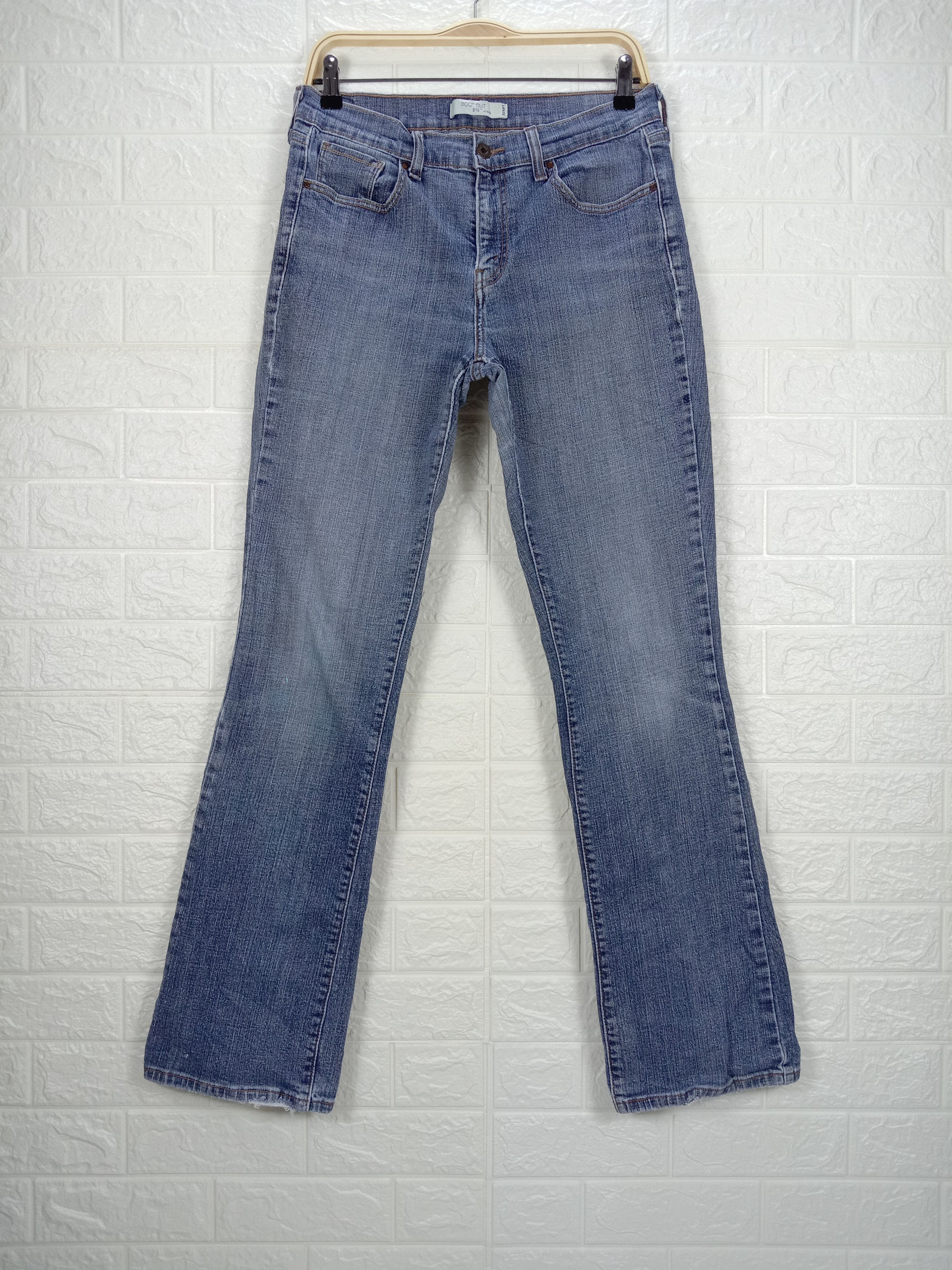 Levi's Vintage Levi's 515 Flare Jeans Blue Wash Denim Size 30" / US 8 / IT 44 - 1 Thumbnail