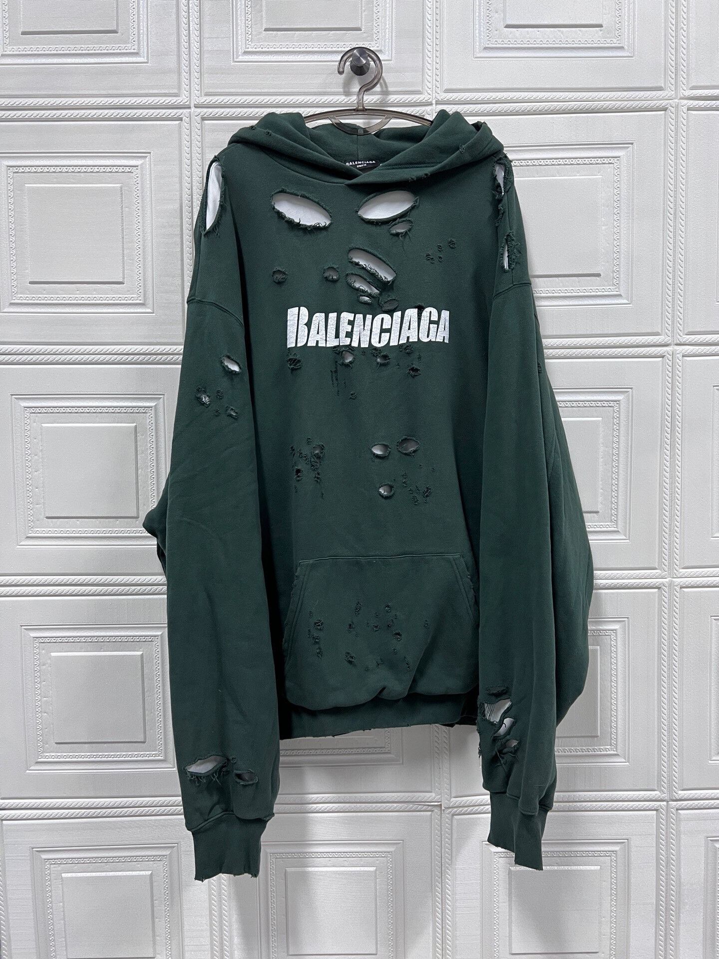 Balenciaga distressed balenciaga logo hoodie in dark green Size US L / EU 52-54 / 3 - 1 Thumbnail