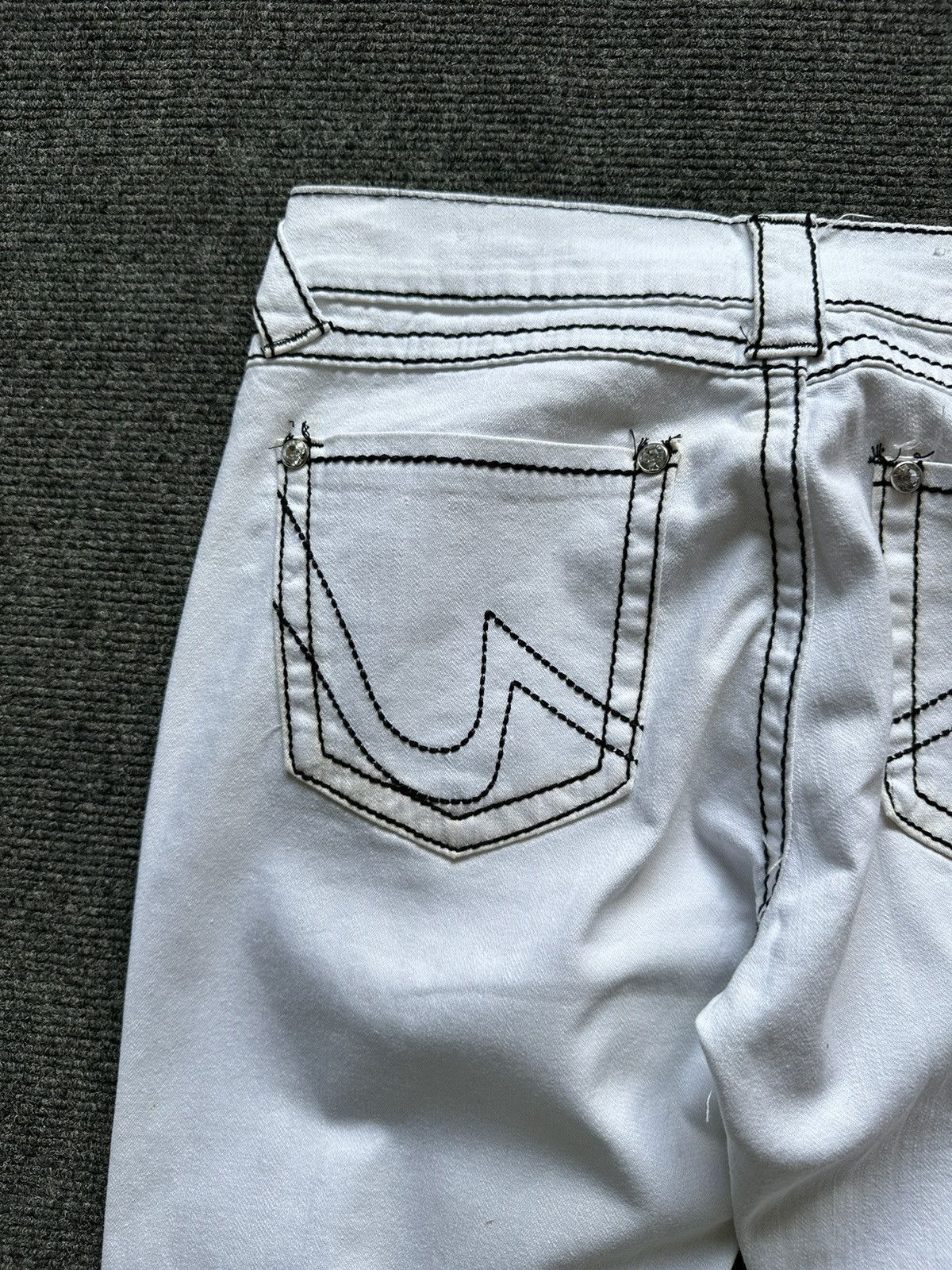 True Religion TRUE RELIGION Disco Julie Big T Distressed Denim Pants Size 34" / US 12 / IT 48 - 4 Thumbnail