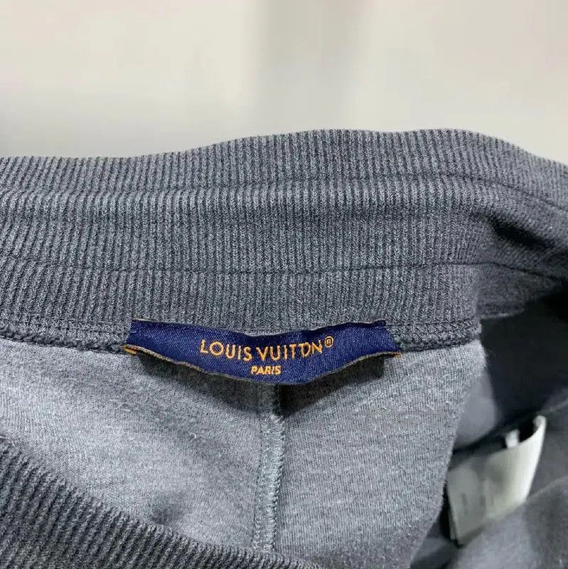 Louis Vuitton Louis Vuitton Men's Casual Pants in Gray . Size US 30 / EU 46 - 3 Thumbnail