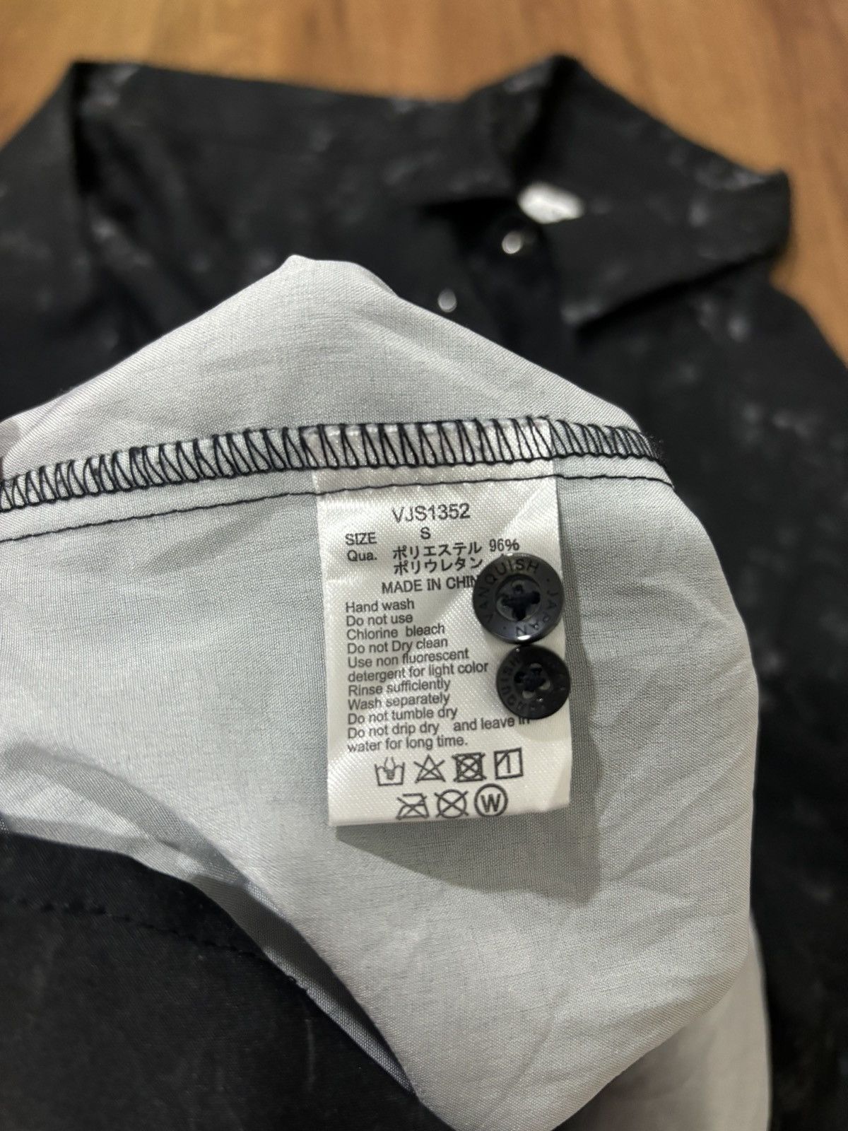 Japanese Brand × Vanquish × Vintage Vintage Vanquish Tokyo Black Rose Shirt Size US S / EU 44-46 / 1 - 7 Thumbnail
