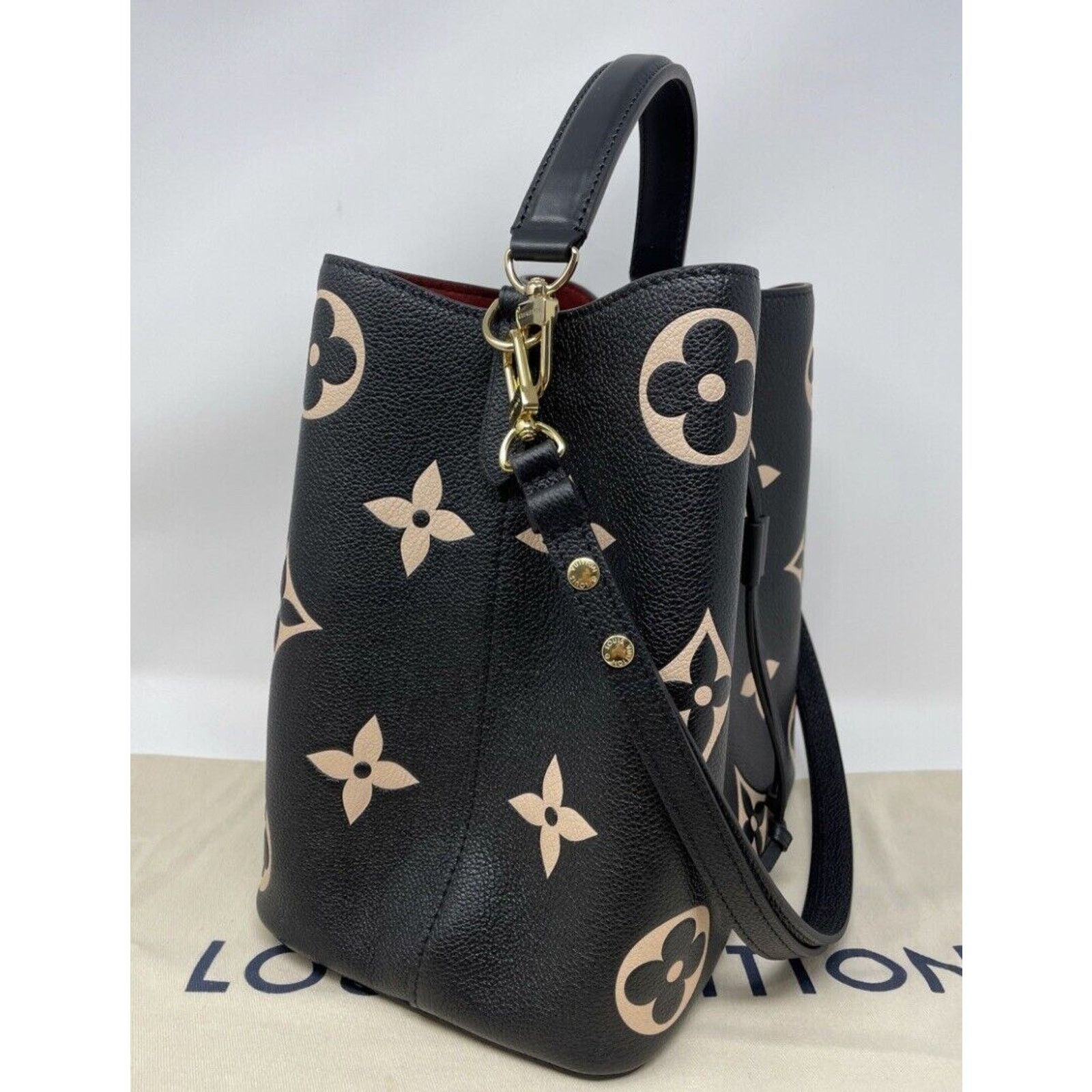 Louis Vuitton Louis Vuitton NéoNoé Shoulder Bag MM Black Leather Size ONE SIZE - 7 Thumbnail