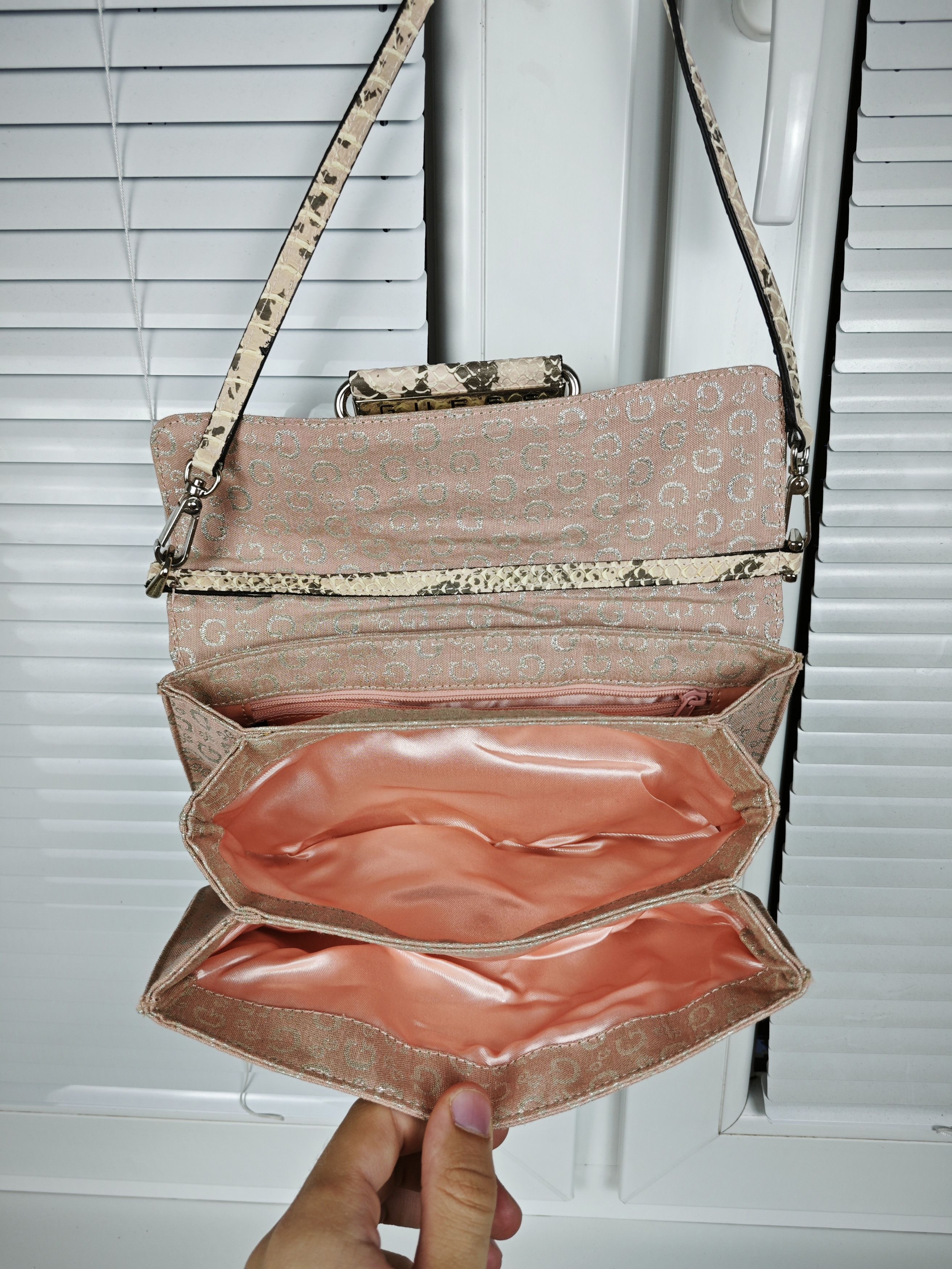 Guess Guess Vintage Y2K Bag Size ONE SIZE - 5 Thumbnail