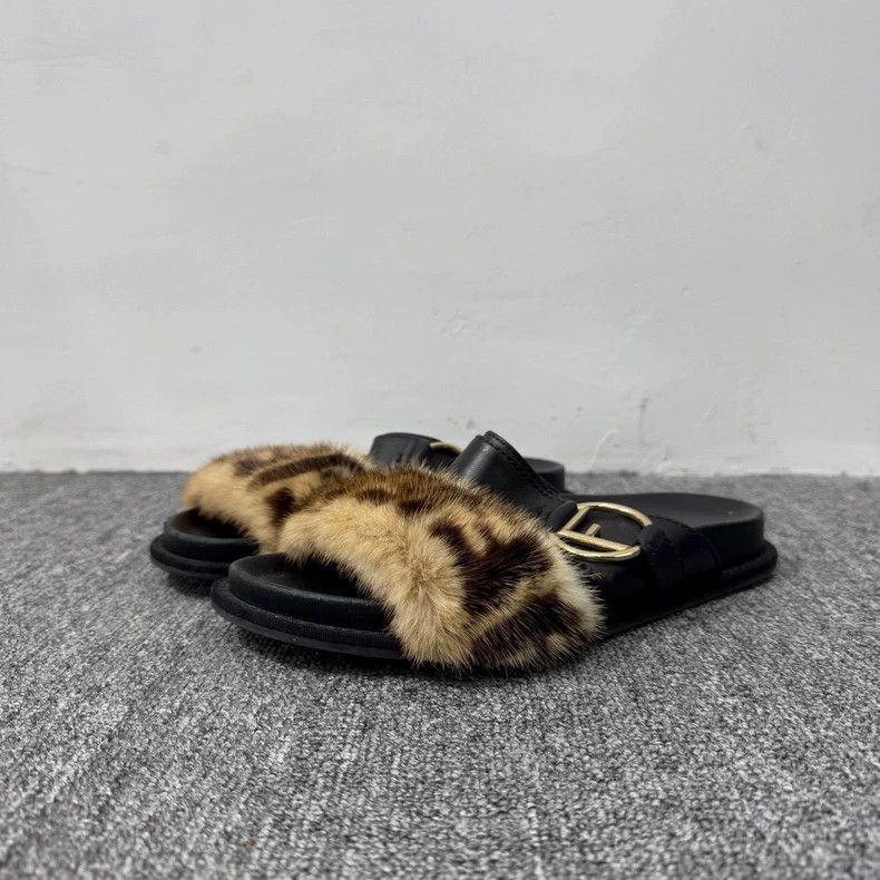 Fendi Fendi Mink Fur Slippers Size 39 Size US 8 / EU 41 - 2 Thumbnail