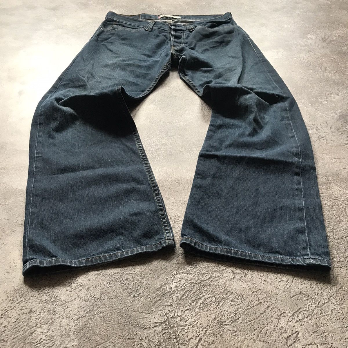 Vintage Vintage 90s Levis Baggy Wide Leg Faded Jeans Grunge Logo 34 Size US 34 / EU 50 - 1 Thumbnail