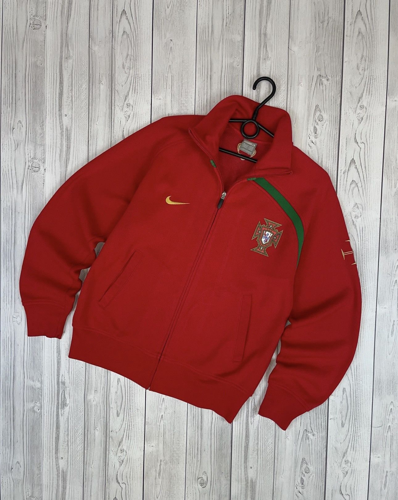 Nike Vintage nike Portugal track jacket soccer rare size M Size US M / EU 48-50 / 2 - 1 Thumbnail