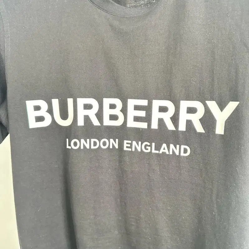 Burberry Burberry Black Cotton Women's T-Shirt. Size M / US 6-8 / IT 42-44 - 4 Thumbnail