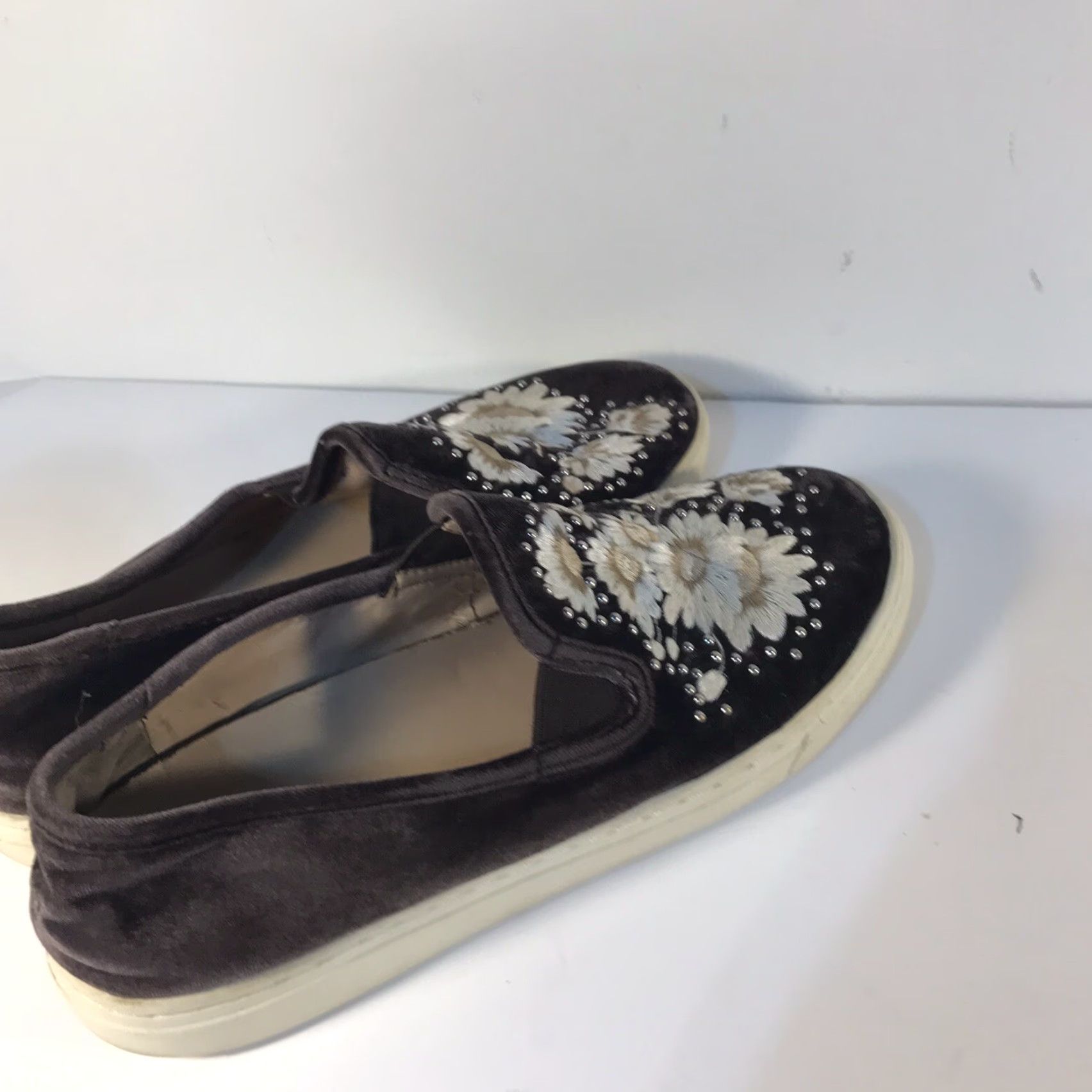 Vince Camuto Vince Camuto Brandia Purple Velvet Slip On Sneakers Womens Size 7.5 Floral Comfort Size US 8 / IT 38 - 4 Thumbnail