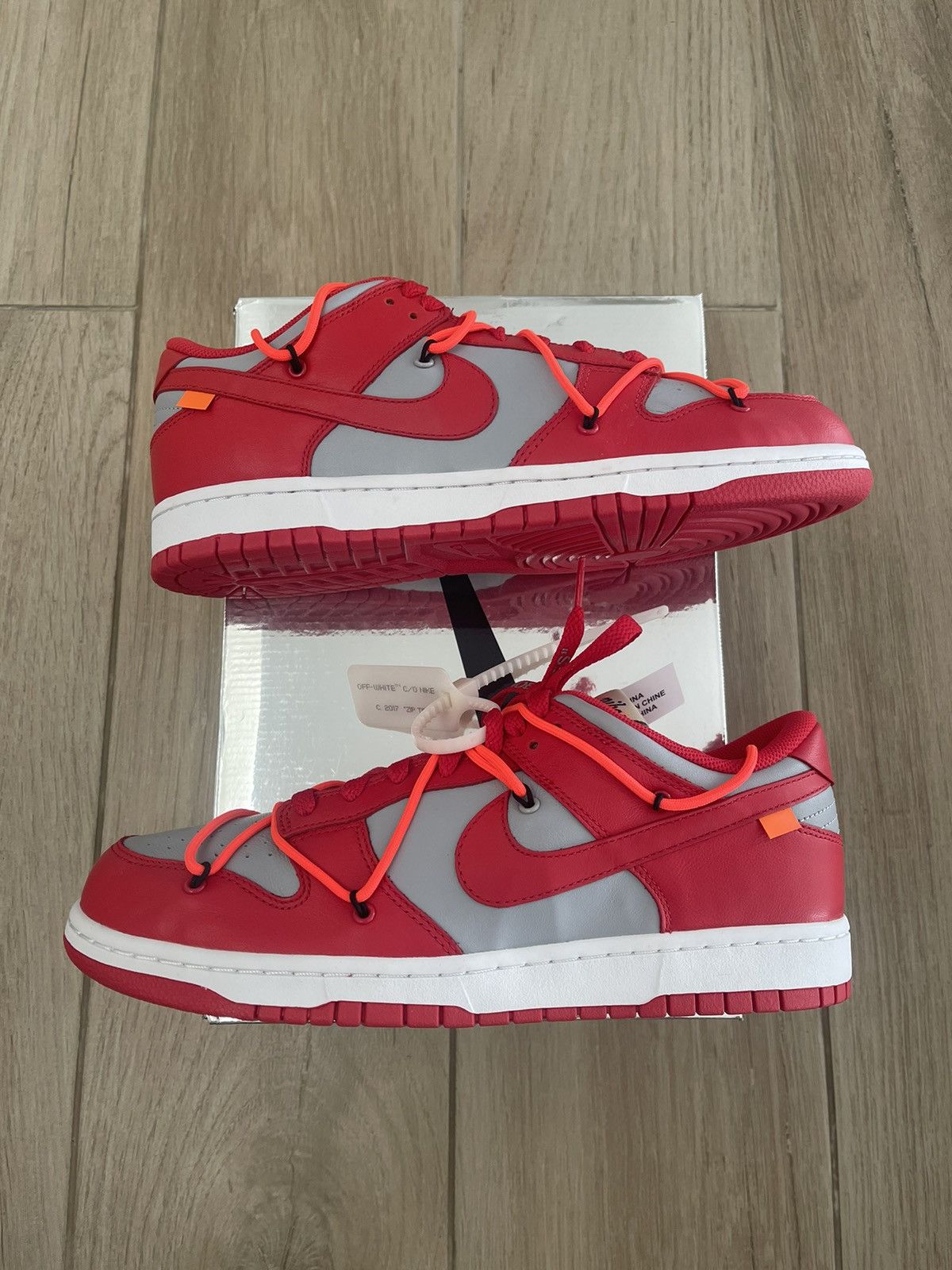 Nike × Off-White Dunk Low University Red-Wolf Grey 2019 Size US 10.5 / EU 43-44 - 2 Thumbnail