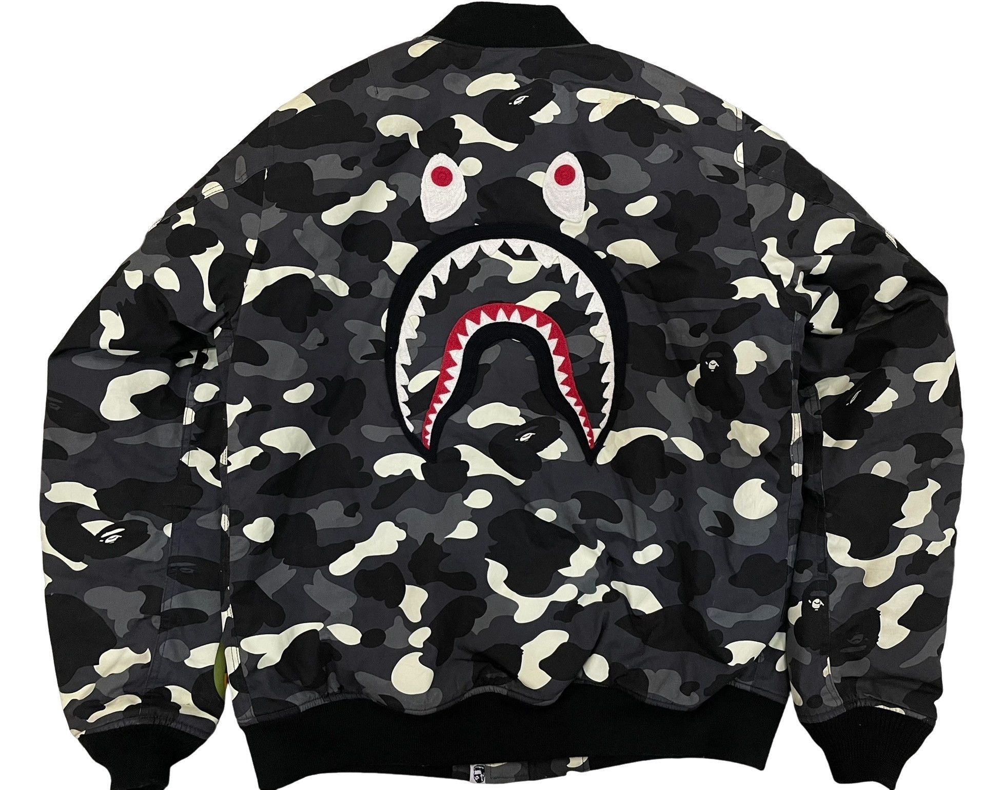 Bape BAPE Camo Shark Tiger Bomber Jacket XL Size US XL / EU 56 / 4 - 1 Thumbnail