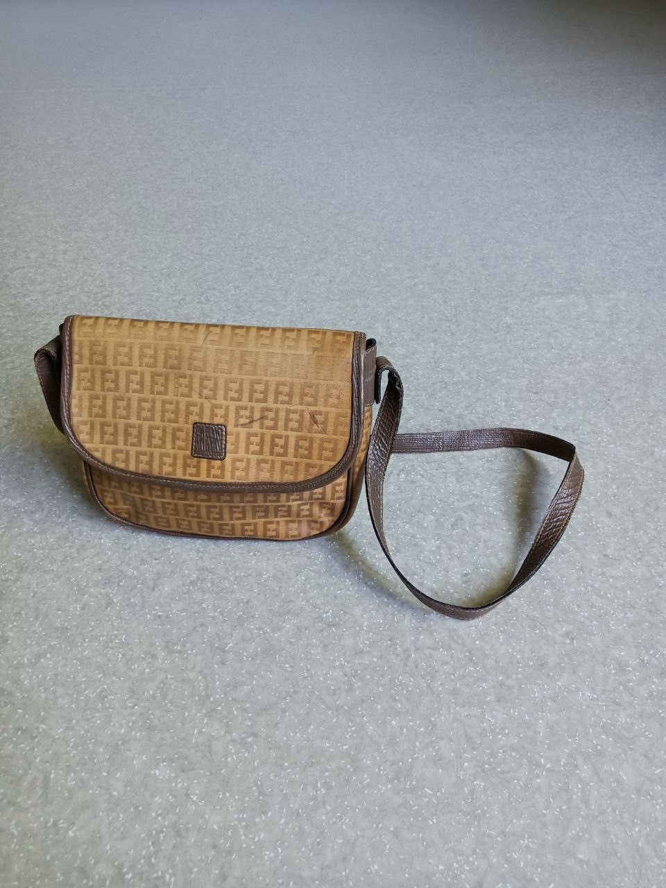 Fendi 💥Rare💥Authentic Fendi Roma Crossbody monogram bag Size ONE SIZE - 4 Thumbnail