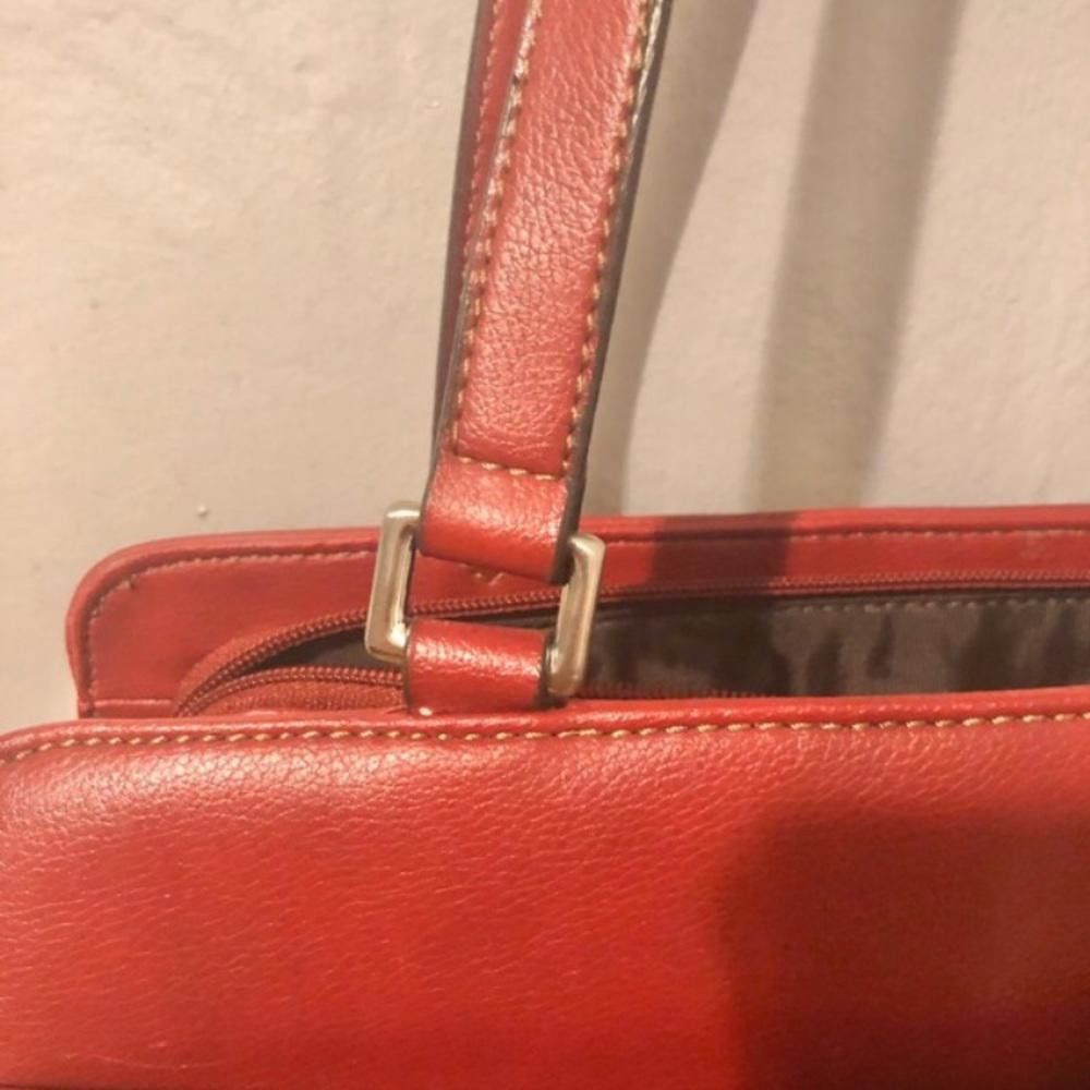 Liz Claiborne medium extendable red bag