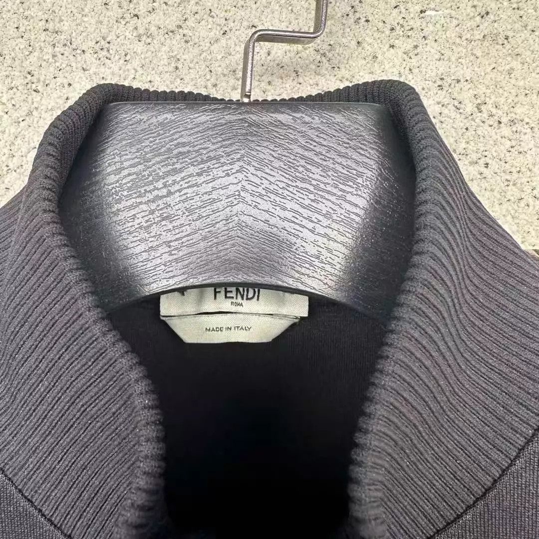 Fendi Fendi FF Logo Jacket 42 Worn Once Size M / US 6-8 / IT 42-44 - 4 Thumbnail