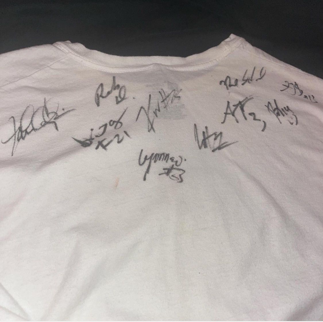 Hanes Autographed Shirt Size US M / EU 48-50 / 2 - 2 Thumbnail