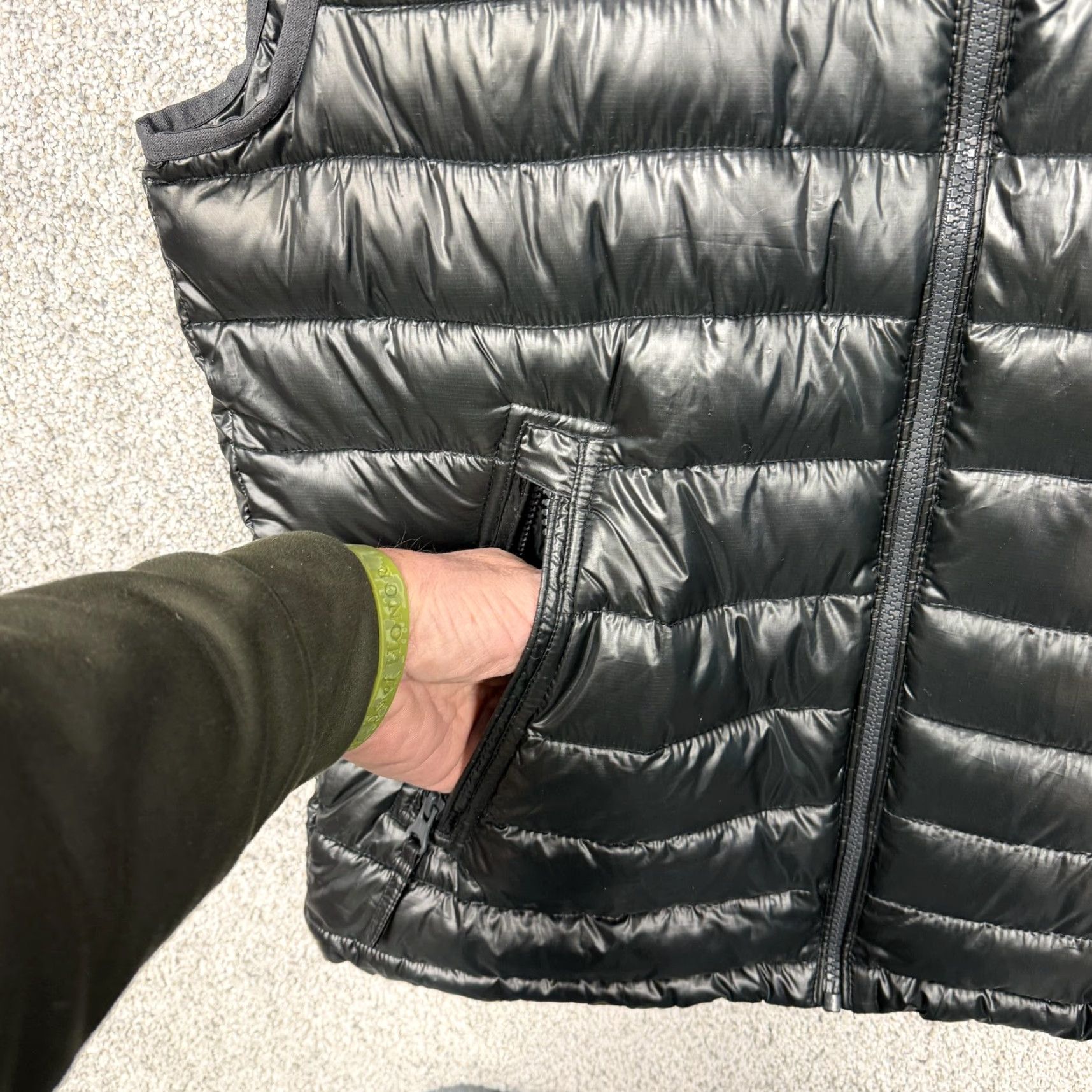 American Eagle Outfitters American Eagle Vest Mens Small Black Quilted Puffer Lightweight Full Zip Pockets Size US S / EU 44-46 / 1 - 4 Thumbnail