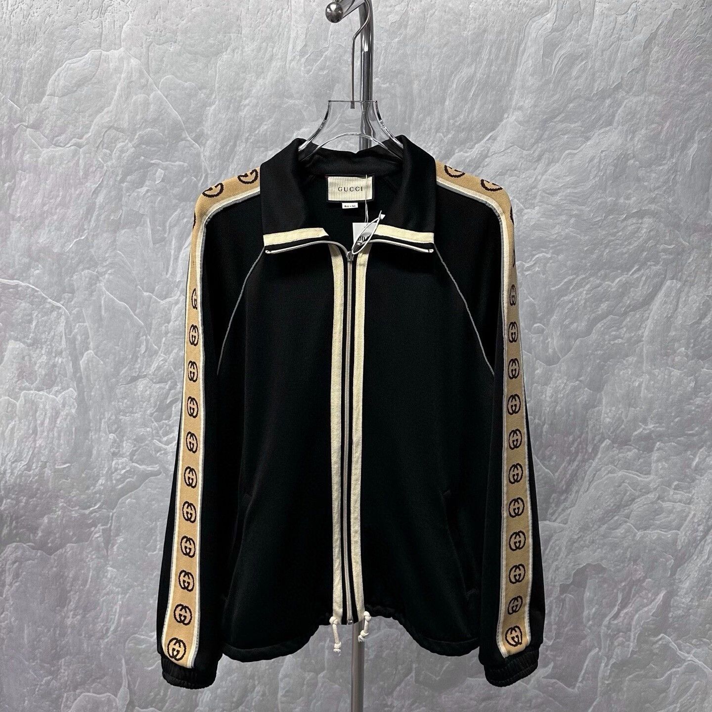 Gucci gucci black zip-up jacket with logo band Size US L / EU 52-54 / 3 - 1 Thumbnail