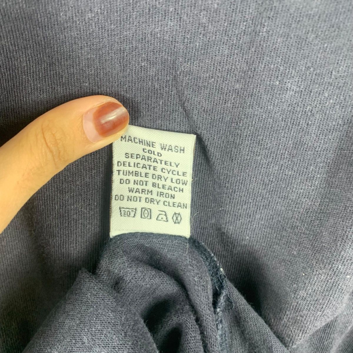 Calvin Klein Vintage CALVIN KLEIN CK New York Distress Design Tee Shirt Size M / US 6-8 / IT 42-44 - 7 Thumbnail