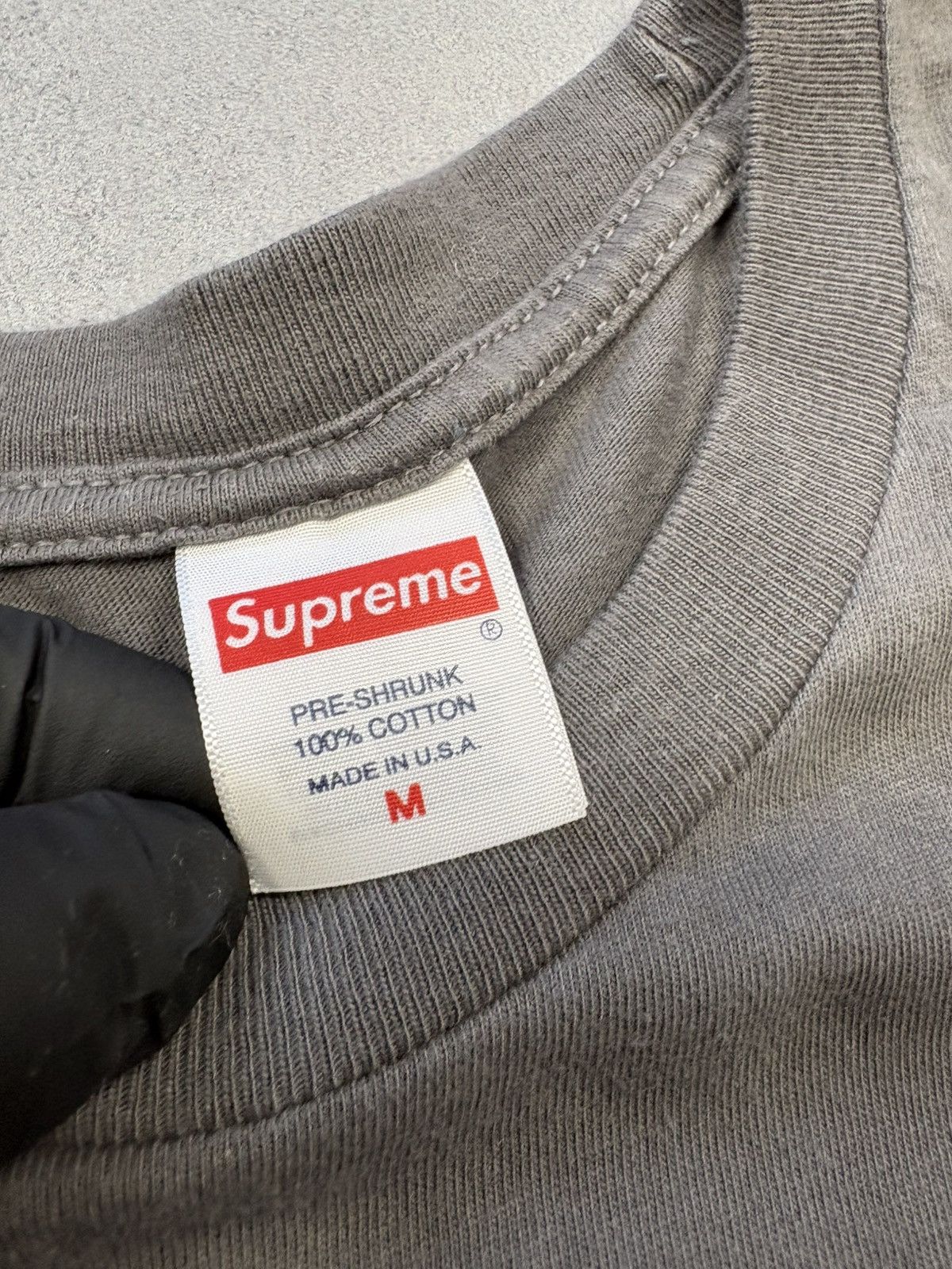 Supreme Supreme Banner Logo T-Shirt FW23 Charcoal Yellow USA Size M Size US M / EU 48-50 / 2 - 13 Thumbnail