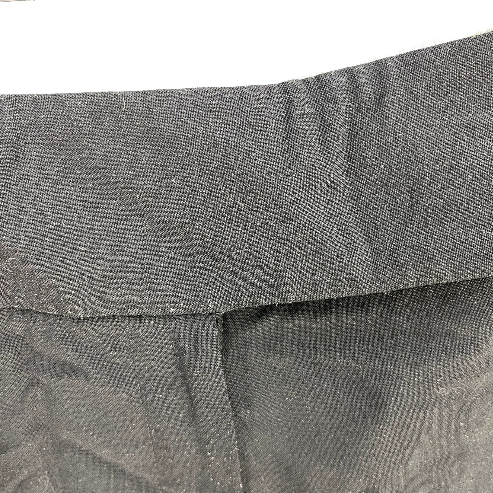 Elie Tahari Elie Tahari Dress Pants Women Size 6 Black Wool Blend Mid Rise Office Pants Straight Front Flat Front 29.5 Inseam Regular Rise Vintage? No Size 28" / US 6 / IT 42 - 3 Thumbnail