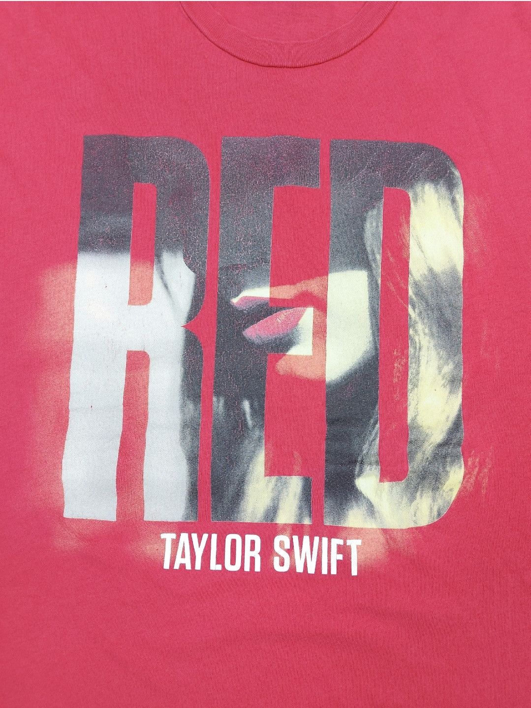 Band Tees Authentic Taylor Swift 2012 Red Album Promo Merch TEE Size US XL / EU 56 / 4 - 2 Thumbnail
