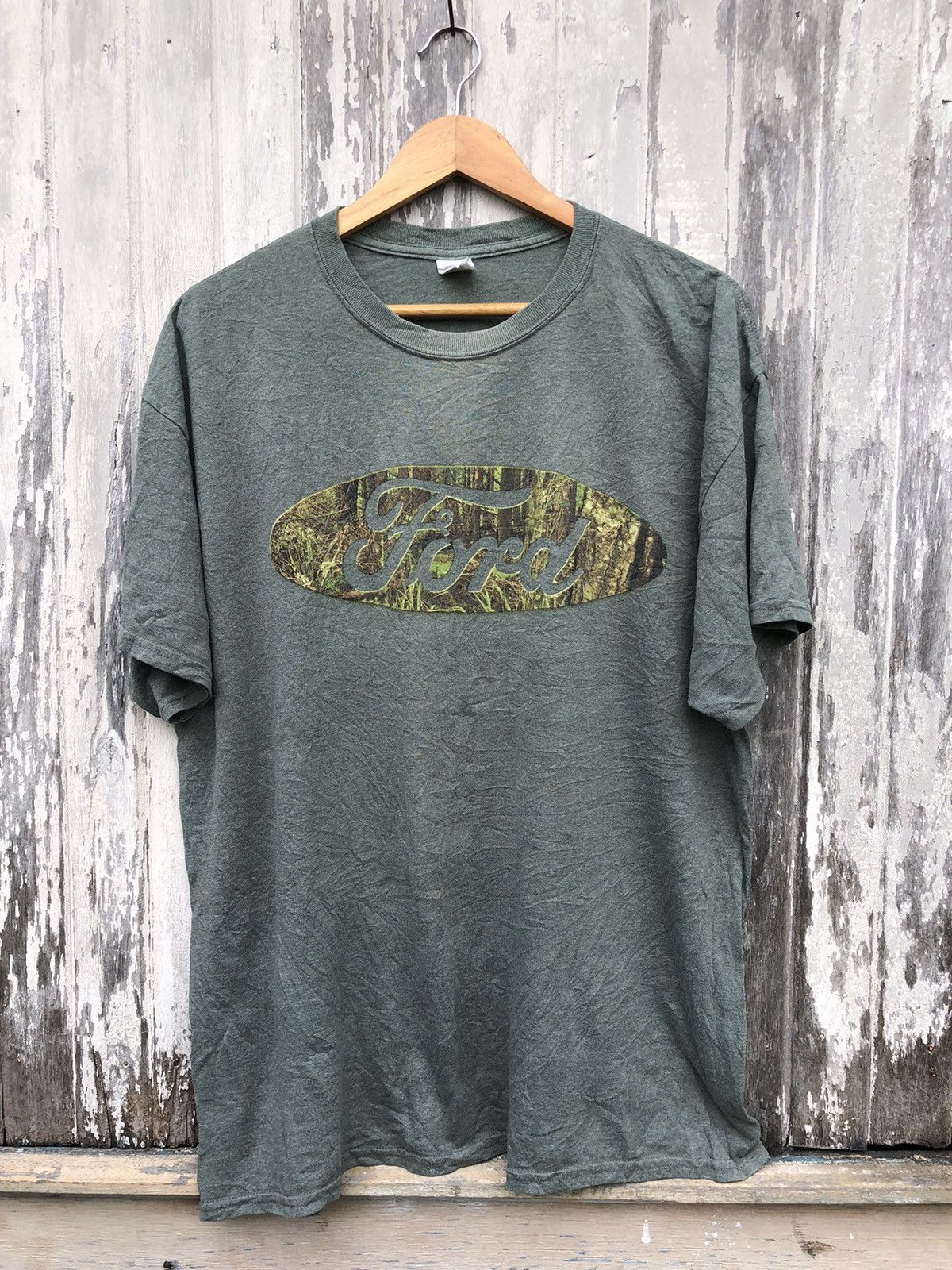 Japanese Brand × Realtree × Vintage Vintage Y2K Ford Realtree Centre Logo Tshirt Size US XL / EU 56 / 4 - 1 Thumbnail